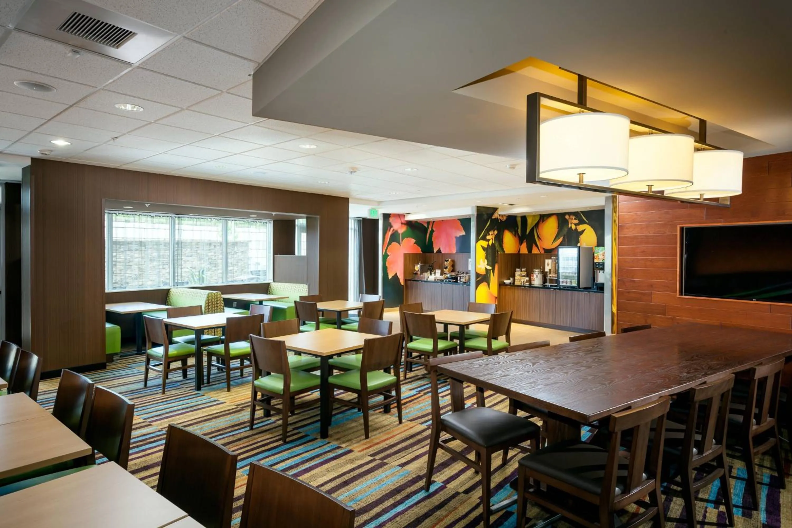 Breakfast in Fairfield Inn & Suites by Marriott Tacoma DuPont