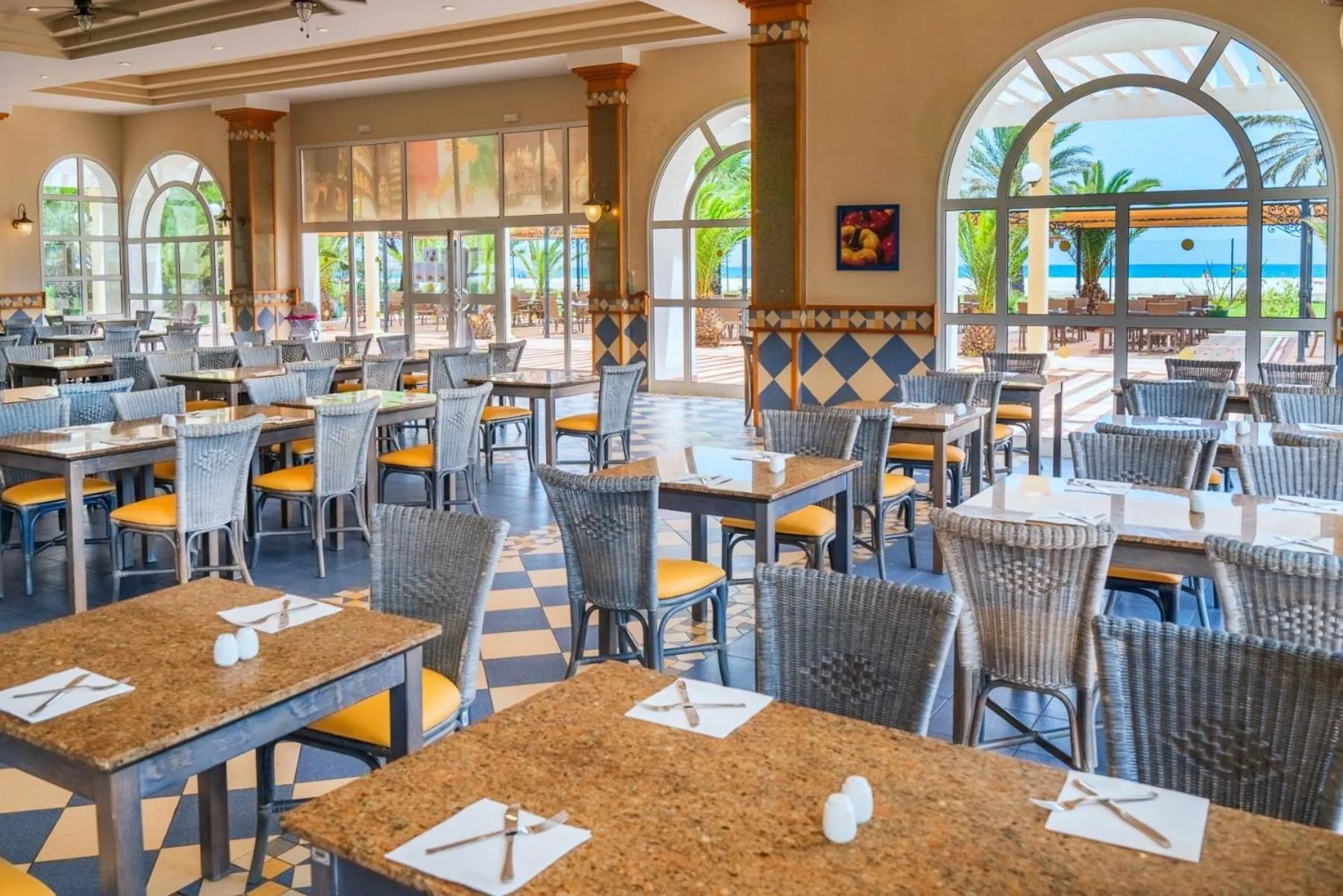 Restaurant/places to eat in Concorde Marco Polo