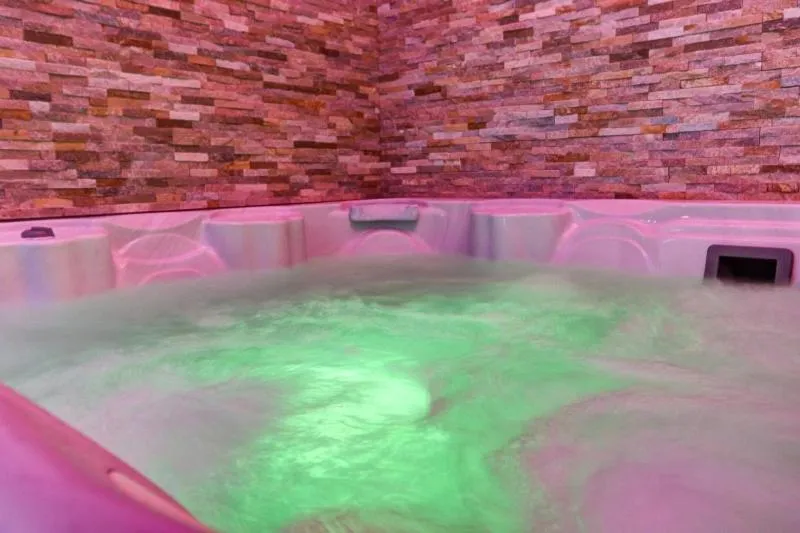 Hot Tub in OW Krakus I - pokoje i domki