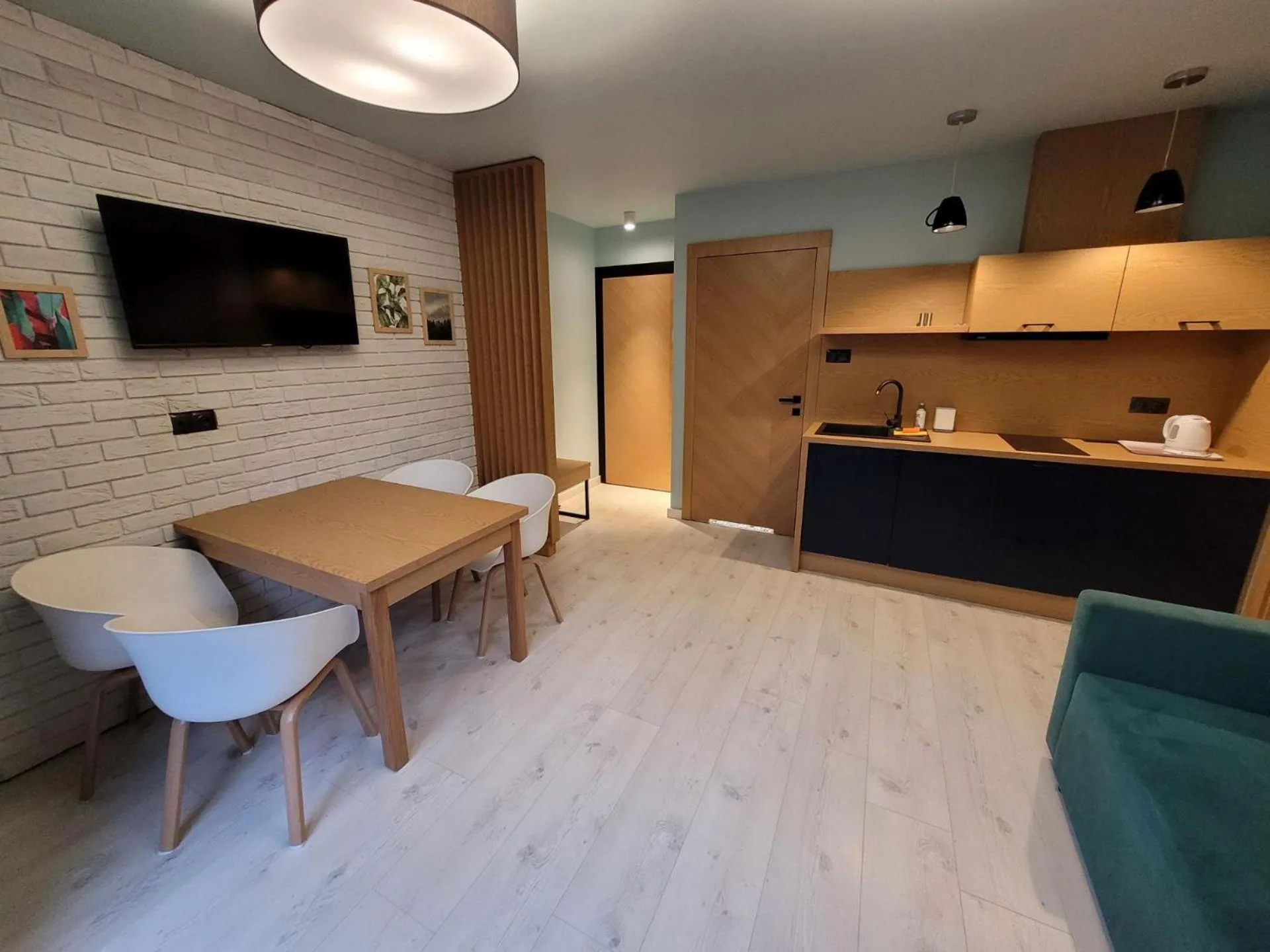 OW Krakus I - pokoje i domki