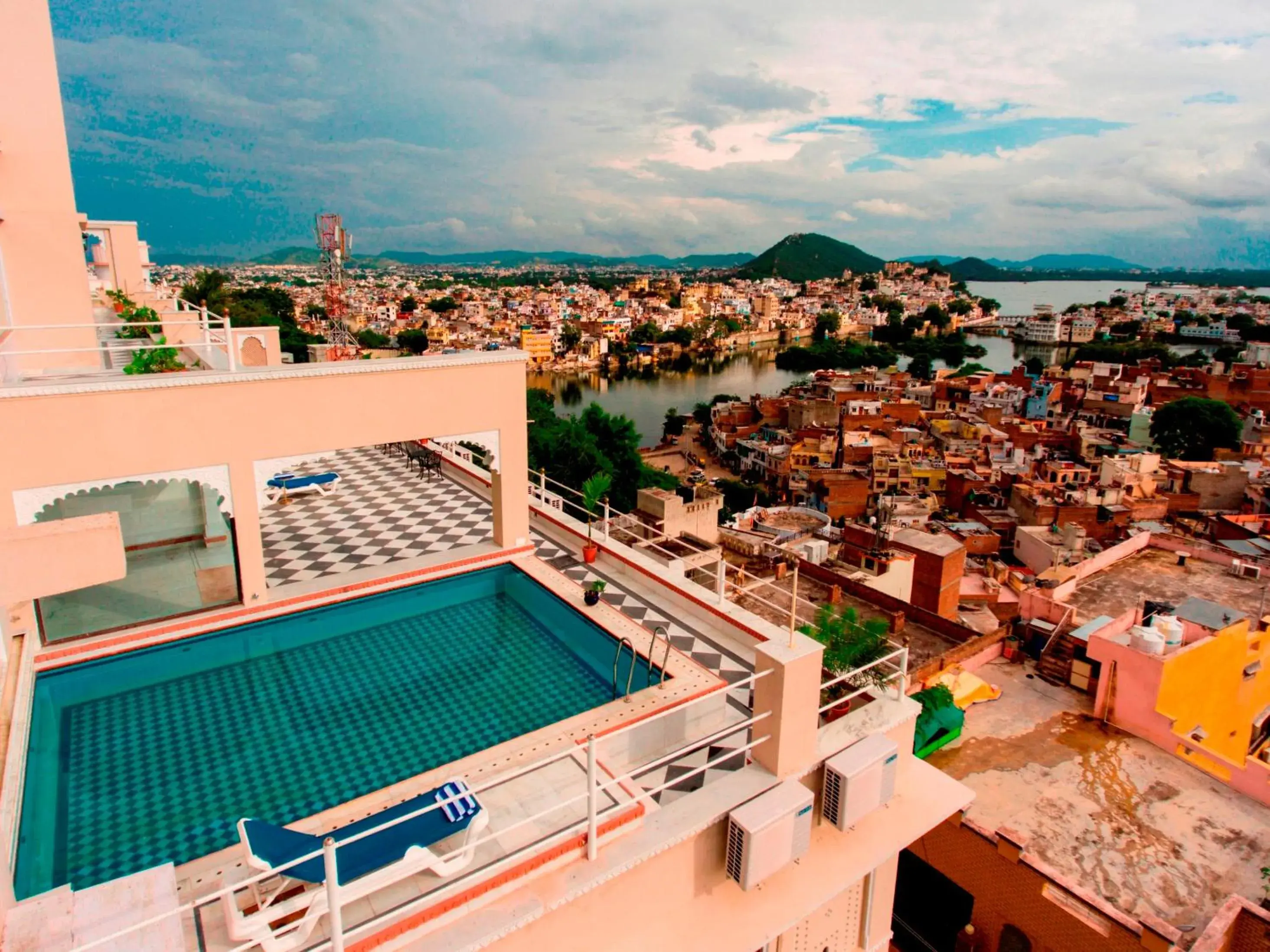 Swimming pool in Hotel Raj Kuber Swimming pool in Hotel Raj Kuber