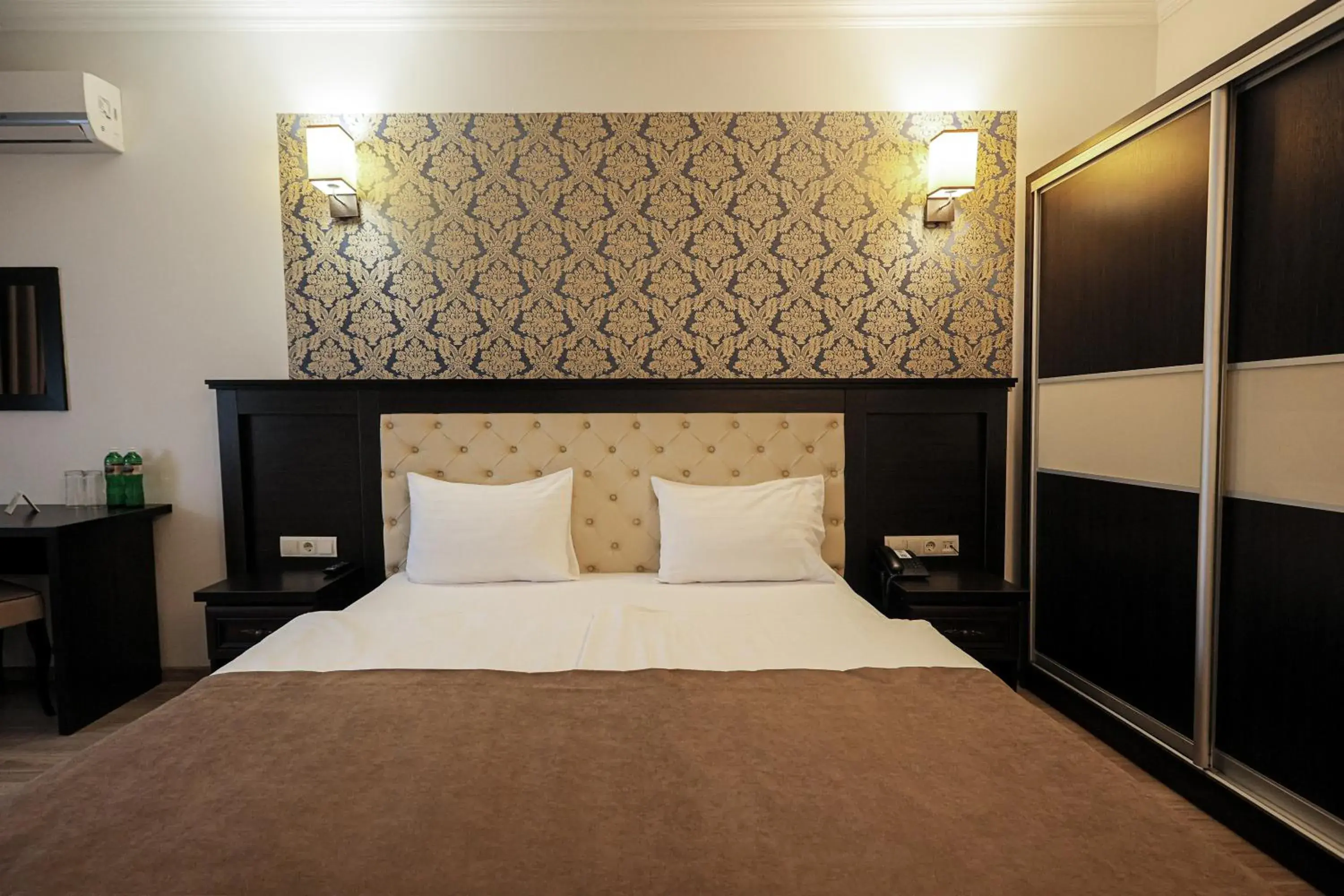 Family Room in Ferdinand Family Room in Ferdinand