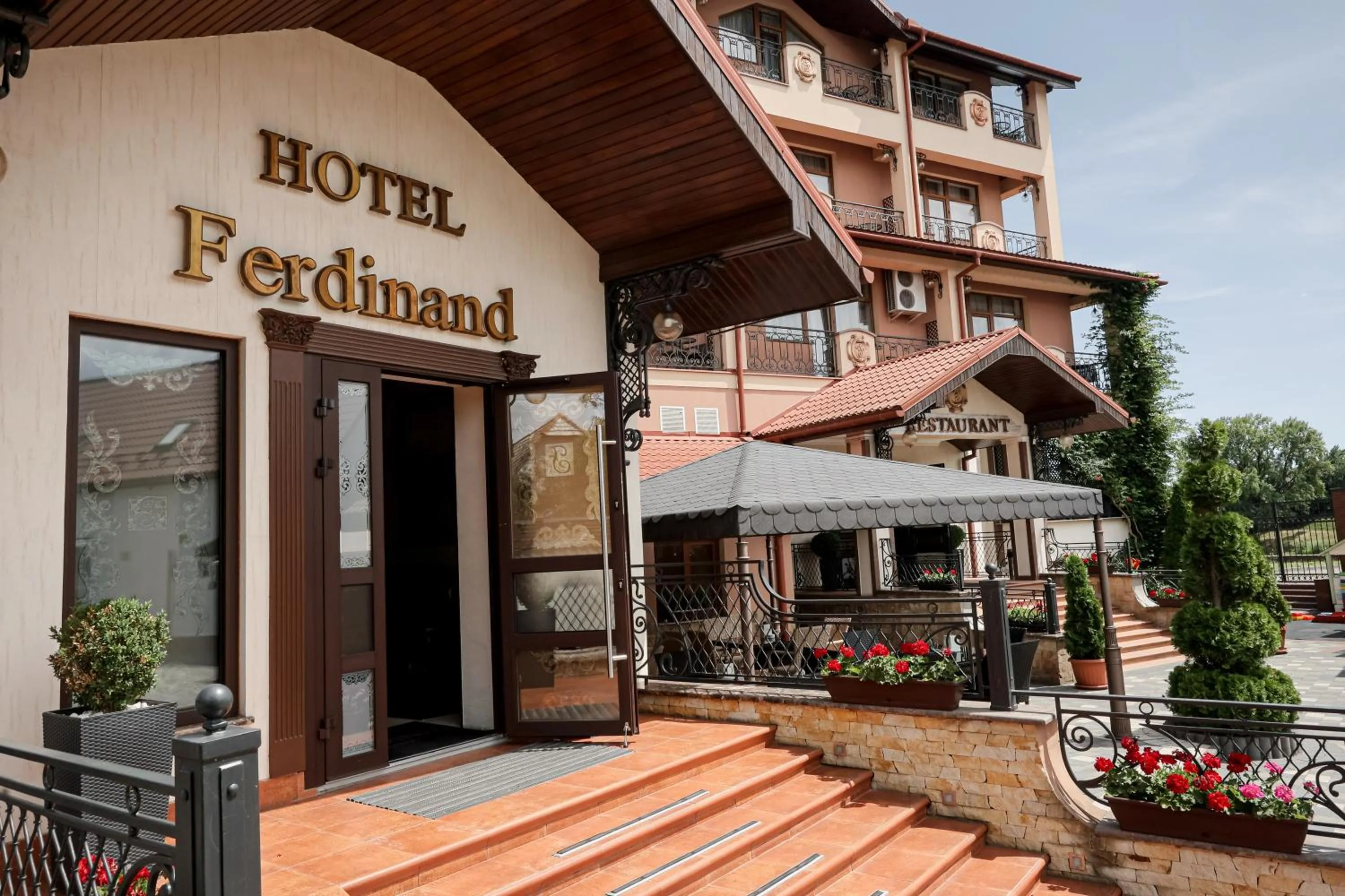 Property building in Ferdinand