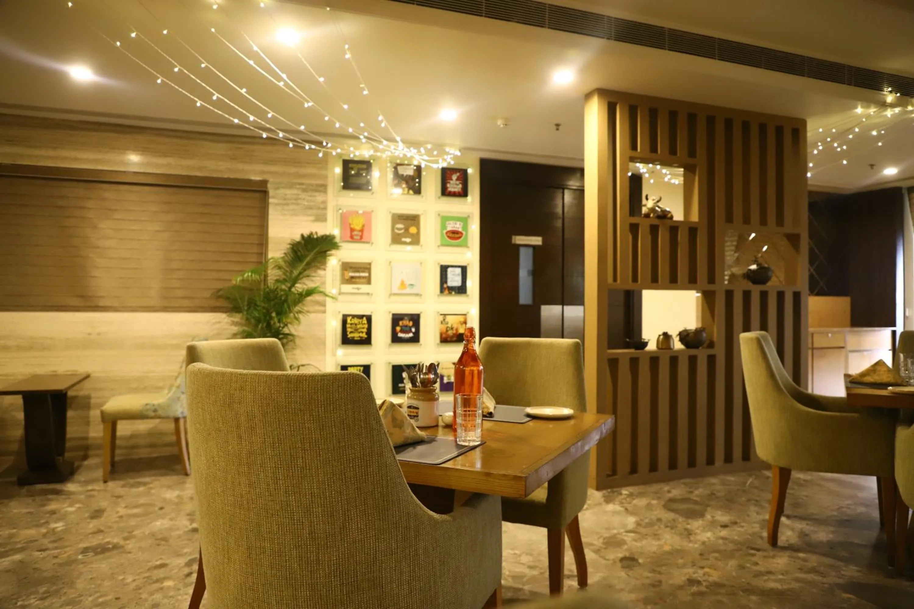 Restaurant/places to eat in Efcee Sarovar Premiere Bhavnagar