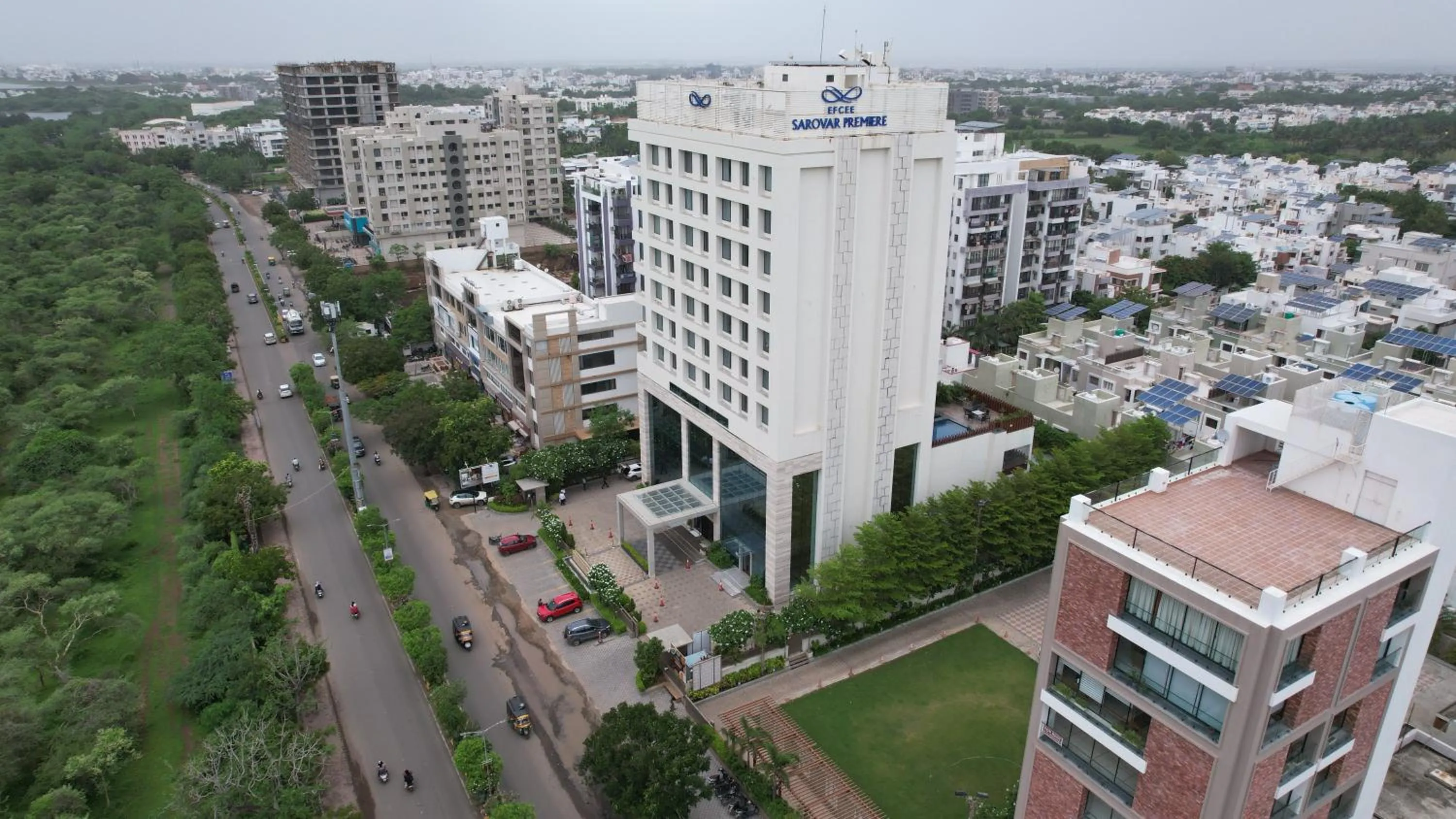 Property building in Efcee Sarovar Premiere Bhavnagar