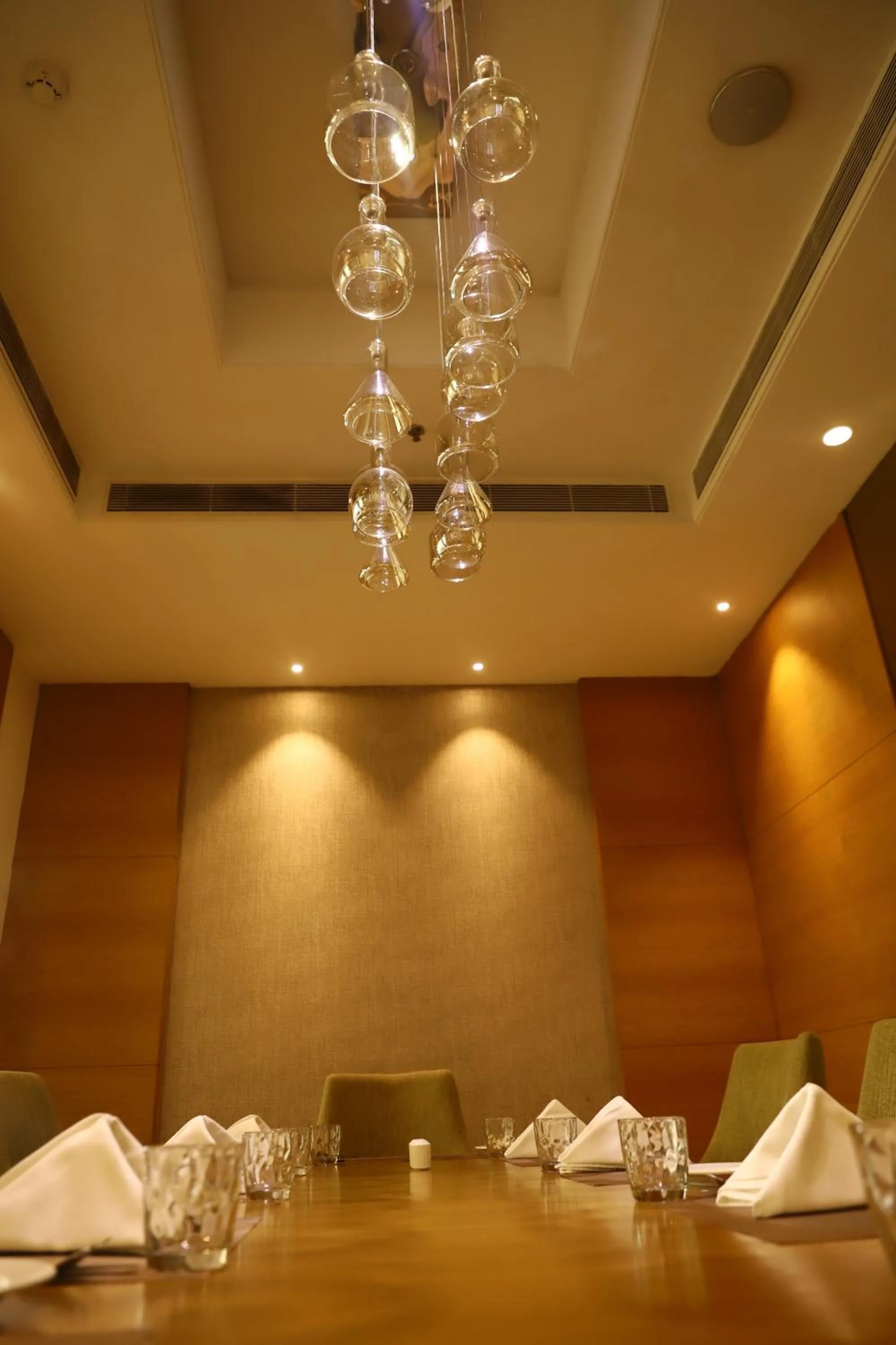 Restaurant/places to eat in Efcee Sarovar Premiere Bhavnagar