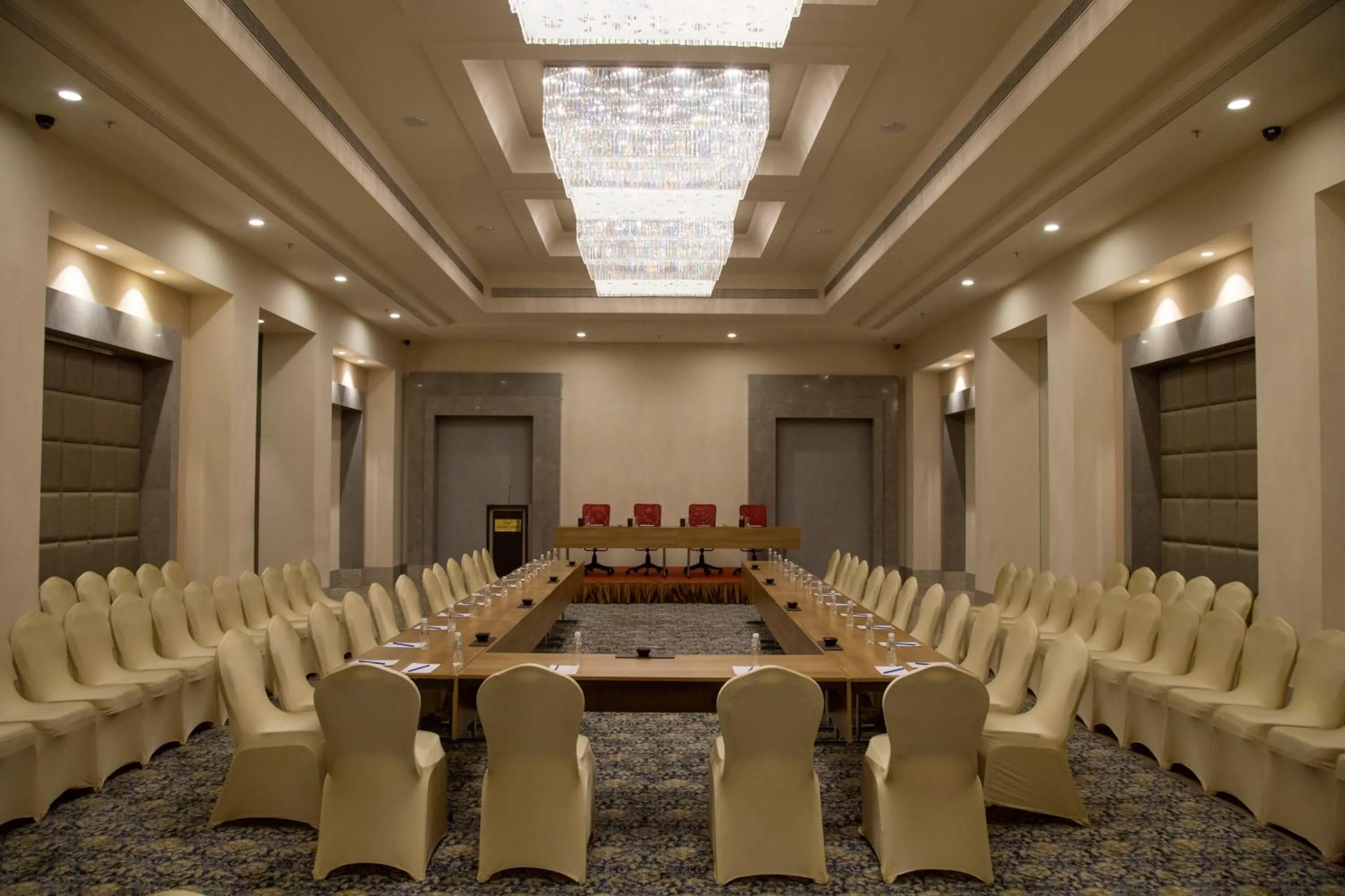 Meeting/conference room in Efcee Sarovar Premiere Bhavnagar