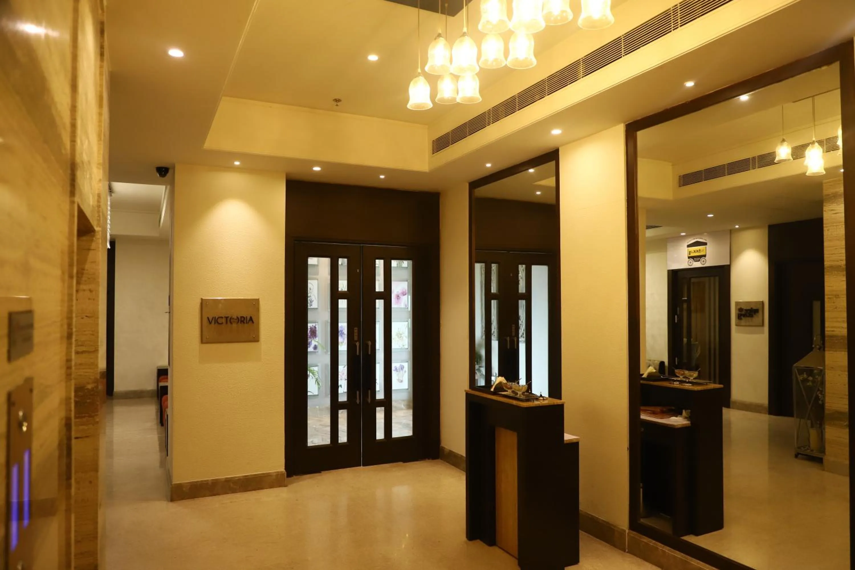 Restaurant/places to eat in Efcee Sarovar Premiere Bhavnagar