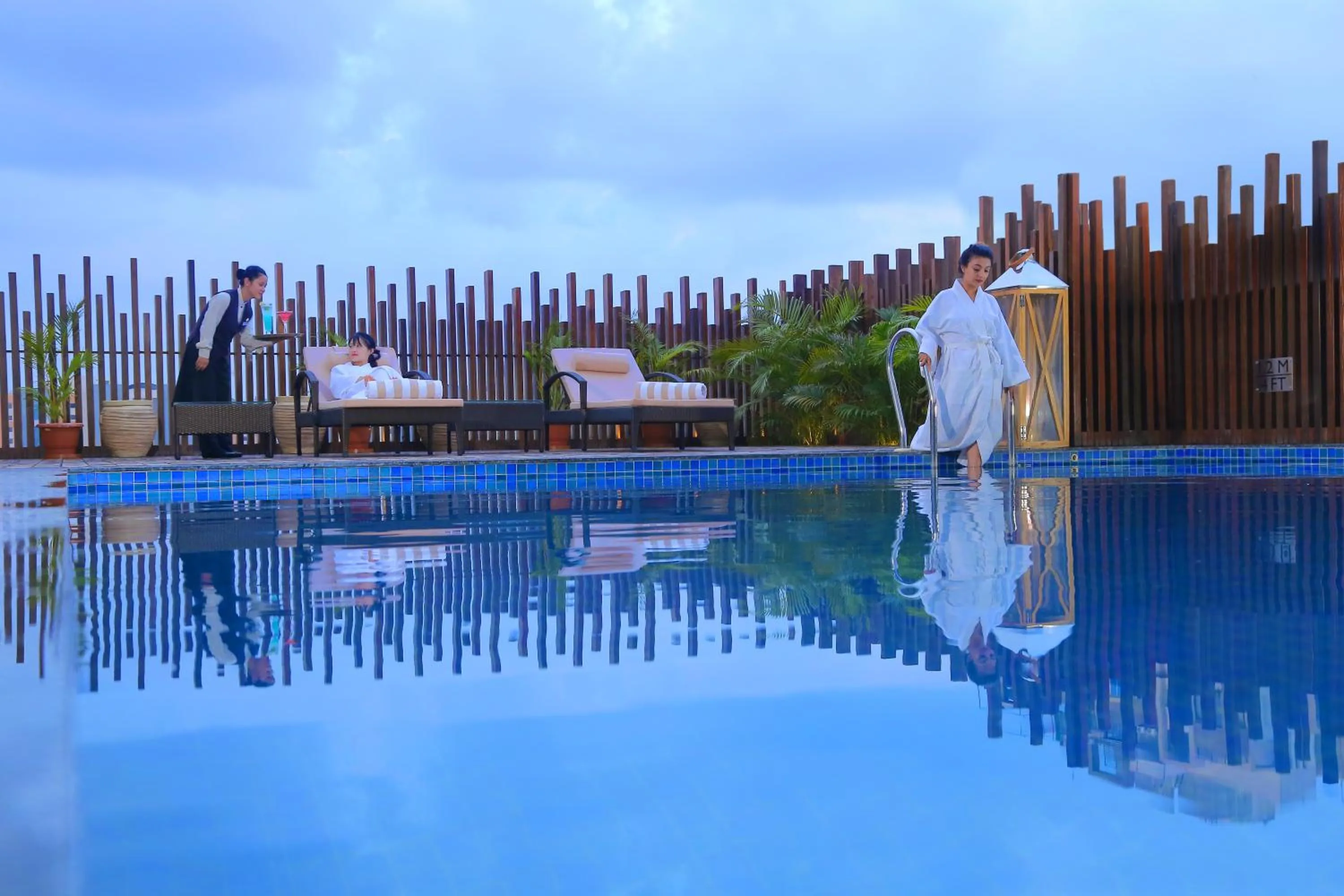  in Efcee Sarovar Premiere Bhavnagar