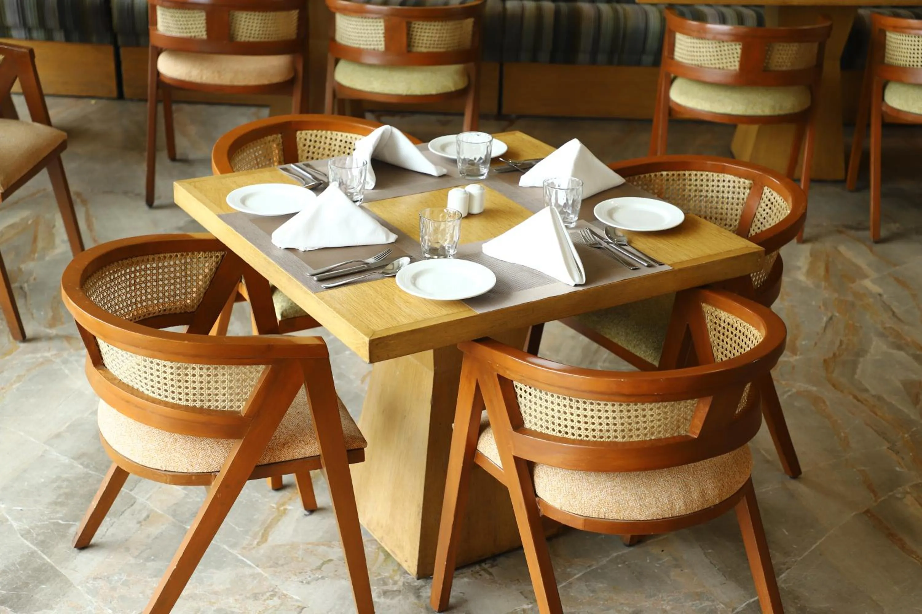 Restaurant/places to eat in Efcee Sarovar Premiere Bhavnagar