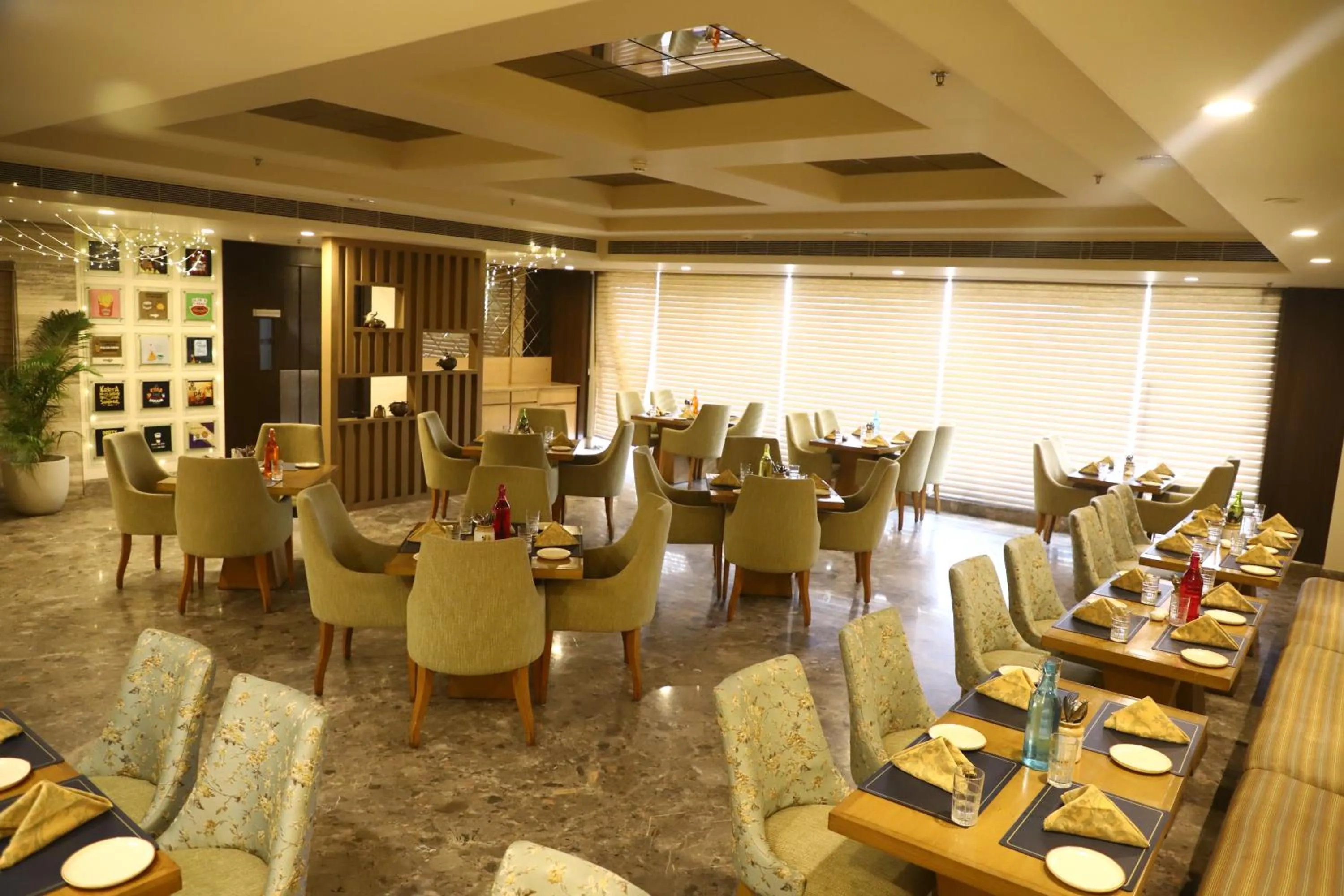 Restaurant/places to eat in Efcee Sarovar Premiere Bhavnagar