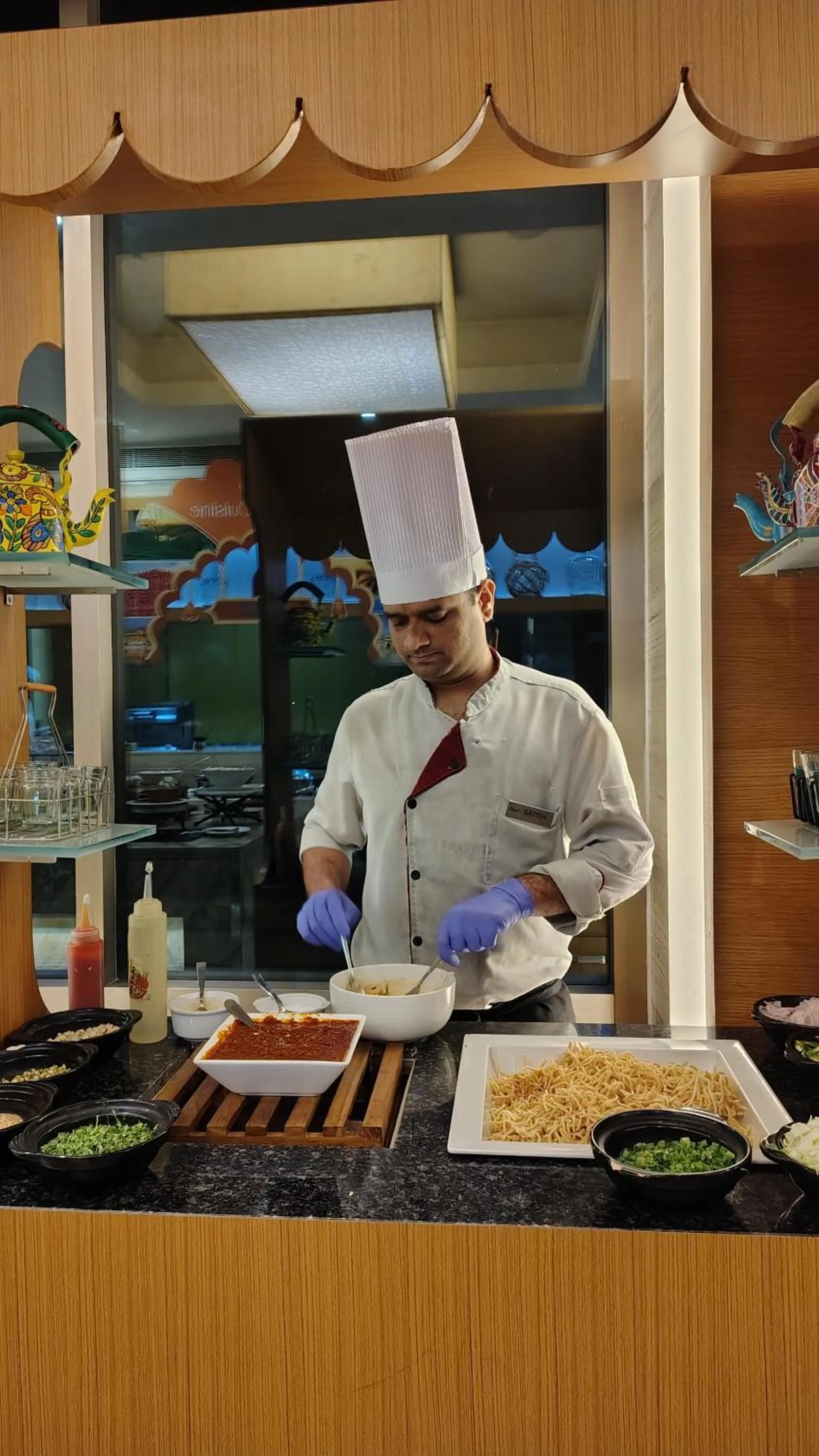 Restaurant/places to eat in Efcee Sarovar Premiere Bhavnagar