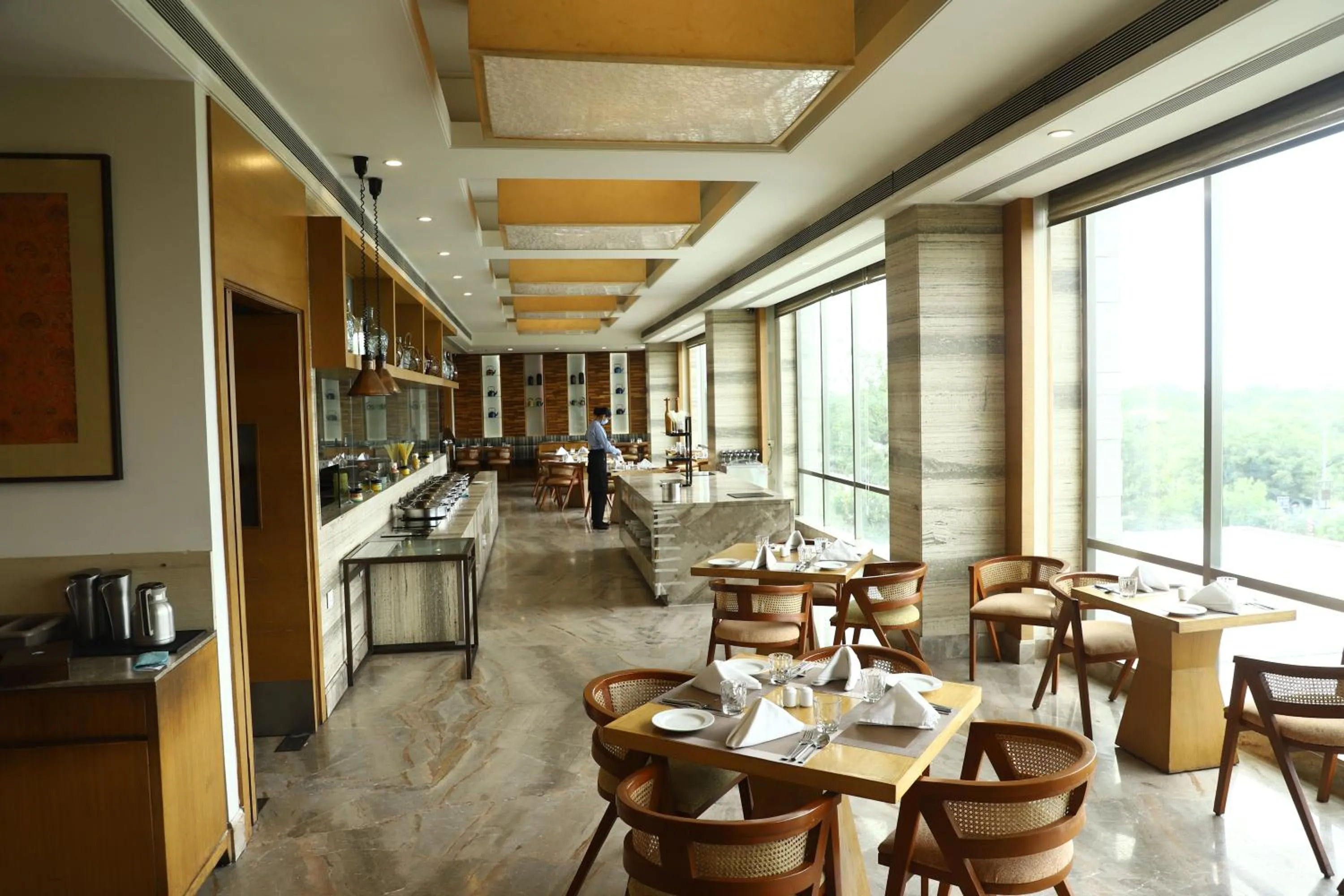 Restaurant/places to eat in Efcee Sarovar Premiere Bhavnagar