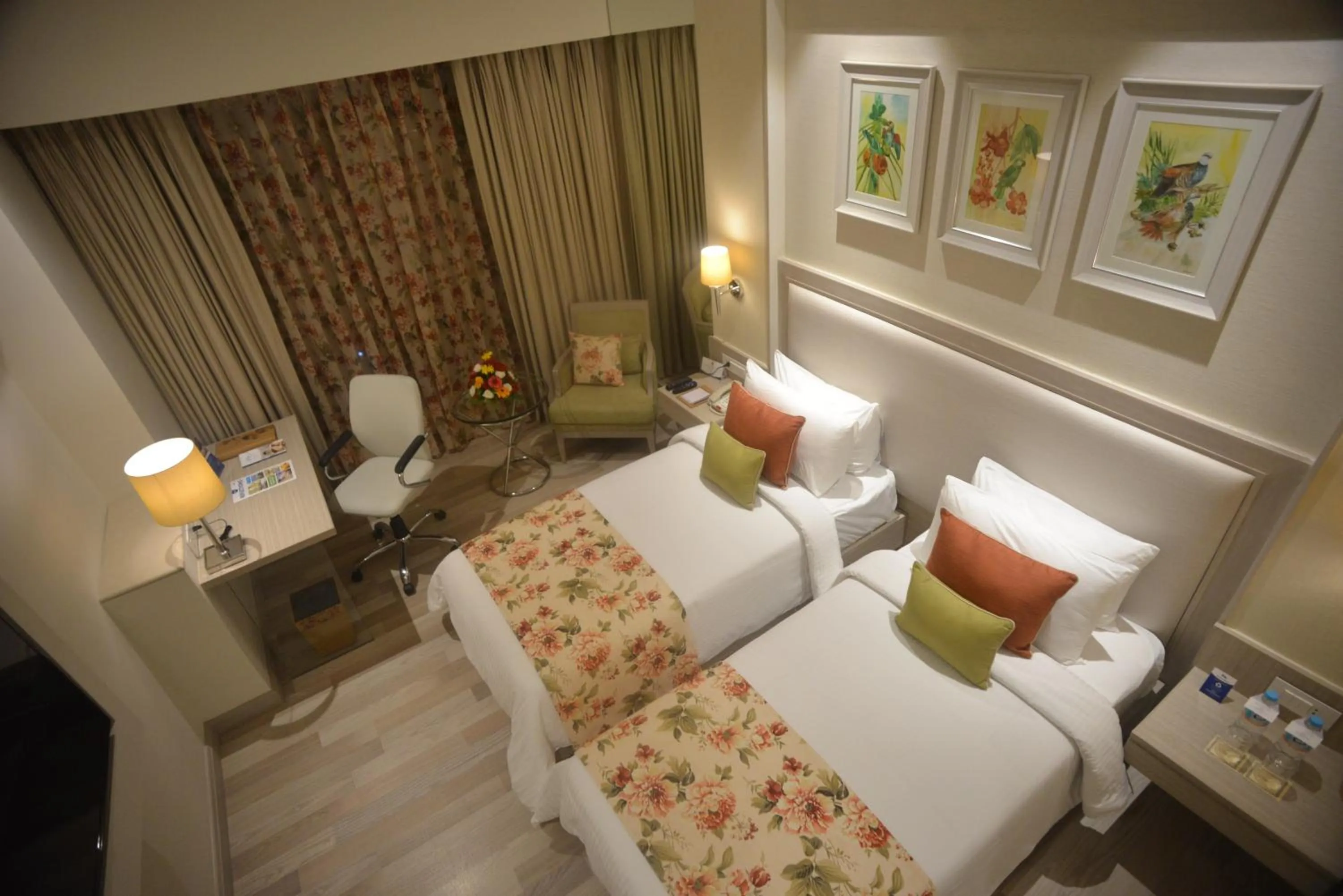 Bedroom, Bed in Efcee Sarovar Premiere Bhavnagar