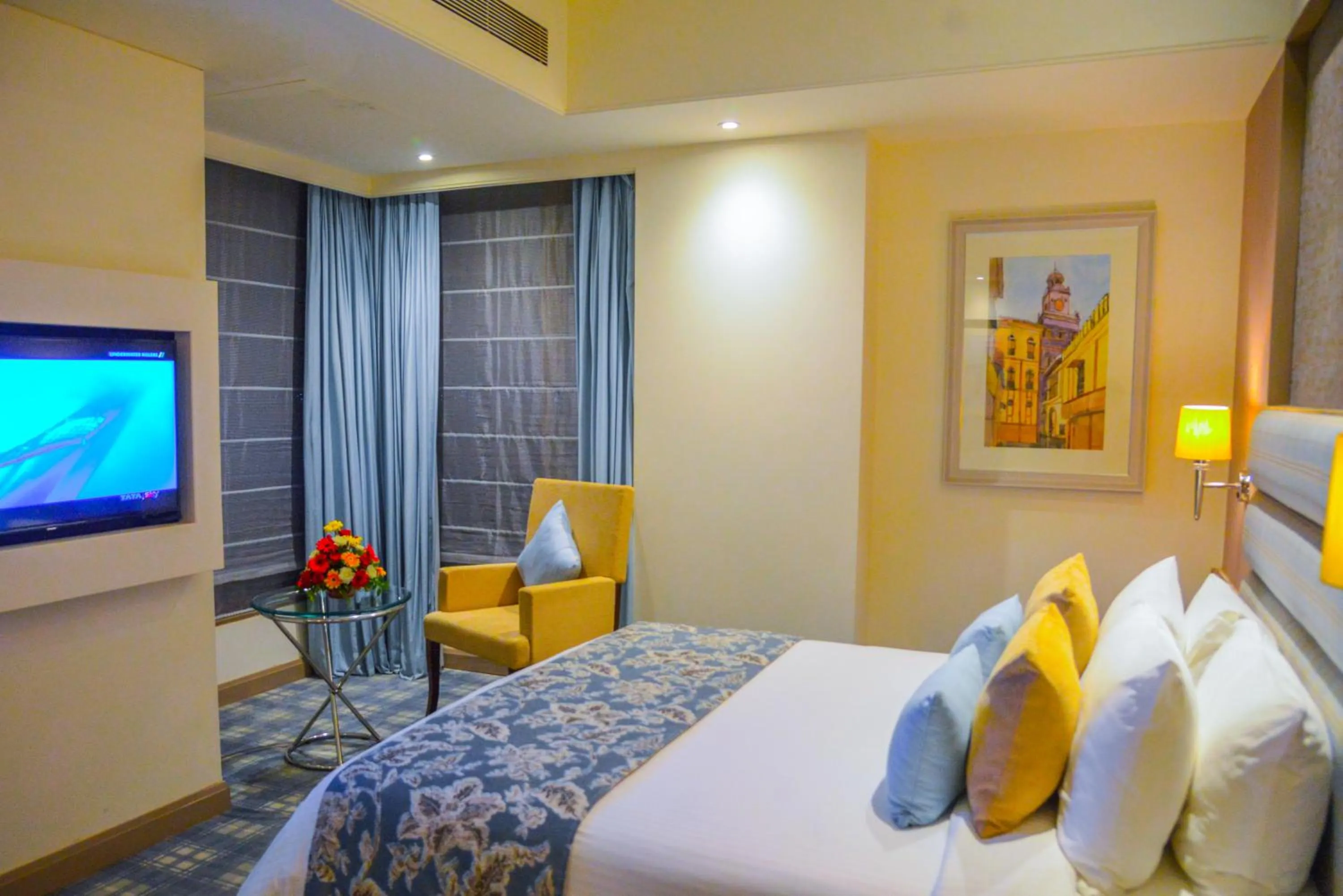 Bedroom, Bed in Efcee Sarovar Premiere Bhavnagar