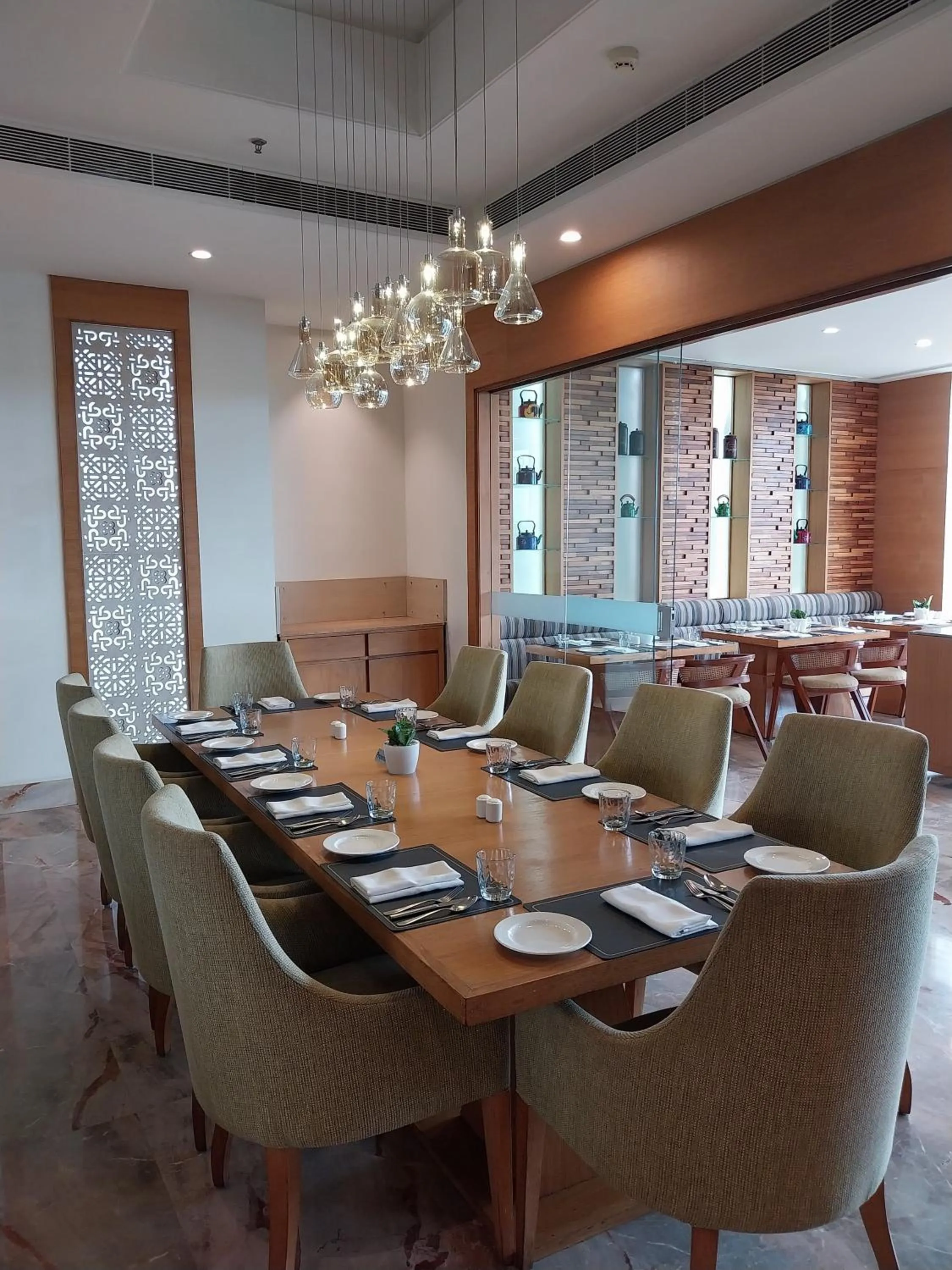 Restaurant/places to eat in Efcee Sarovar Premiere Bhavnagar