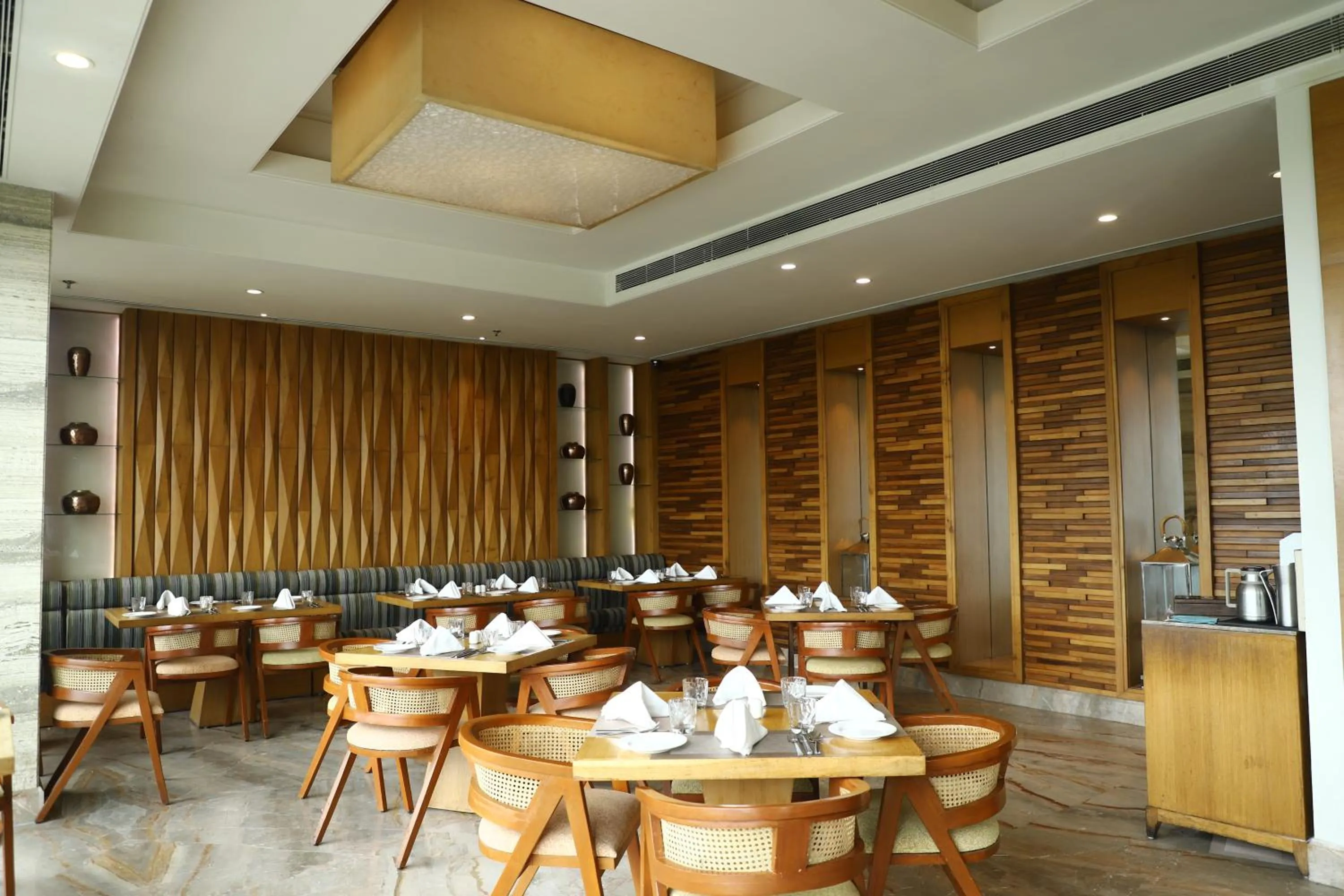 Restaurant/places to eat in Efcee Sarovar Premiere Bhavnagar