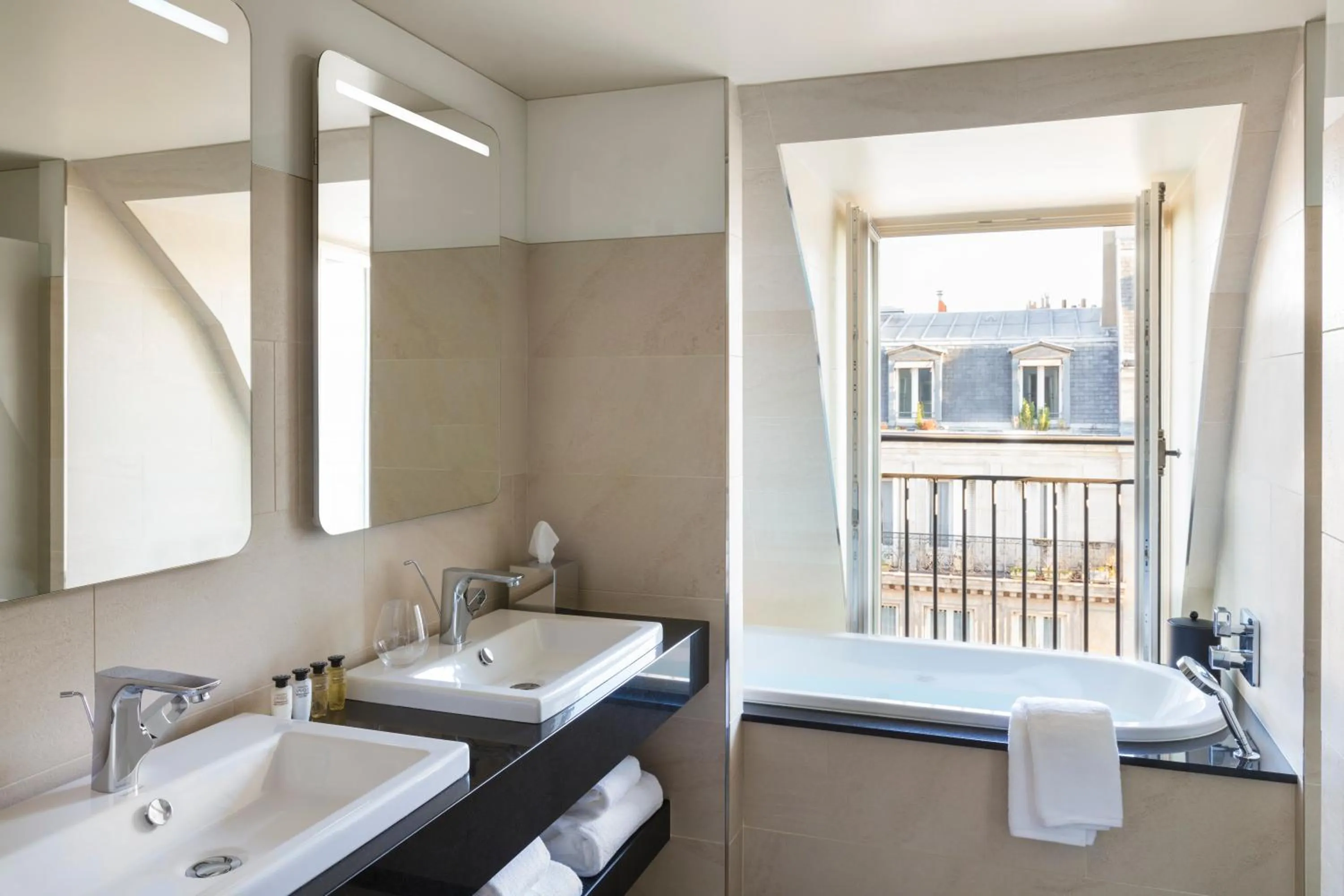 Bathroom in Maison Albar - Le Pont-Neuf