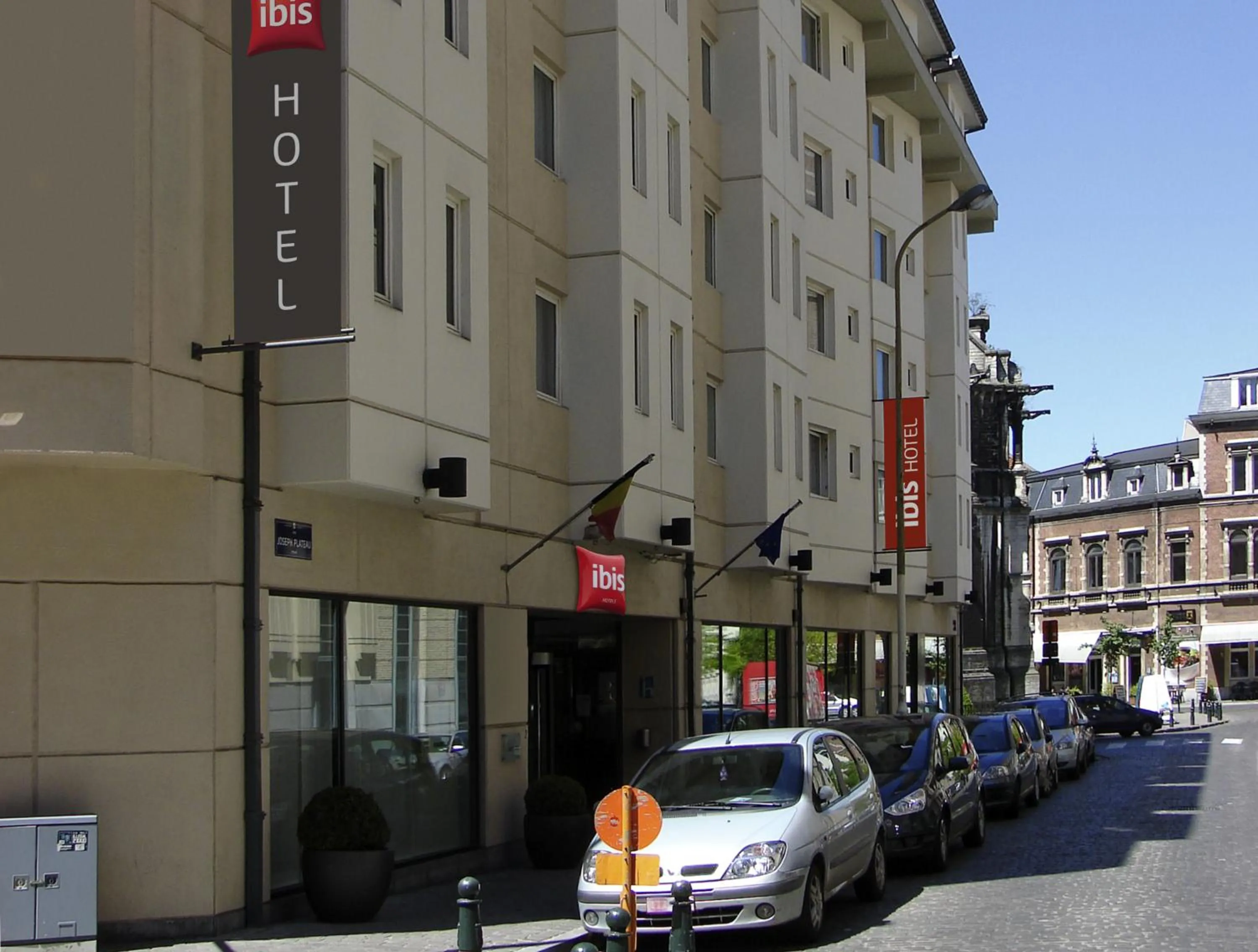 Facade/entrance in Ibis Brussels City Centre