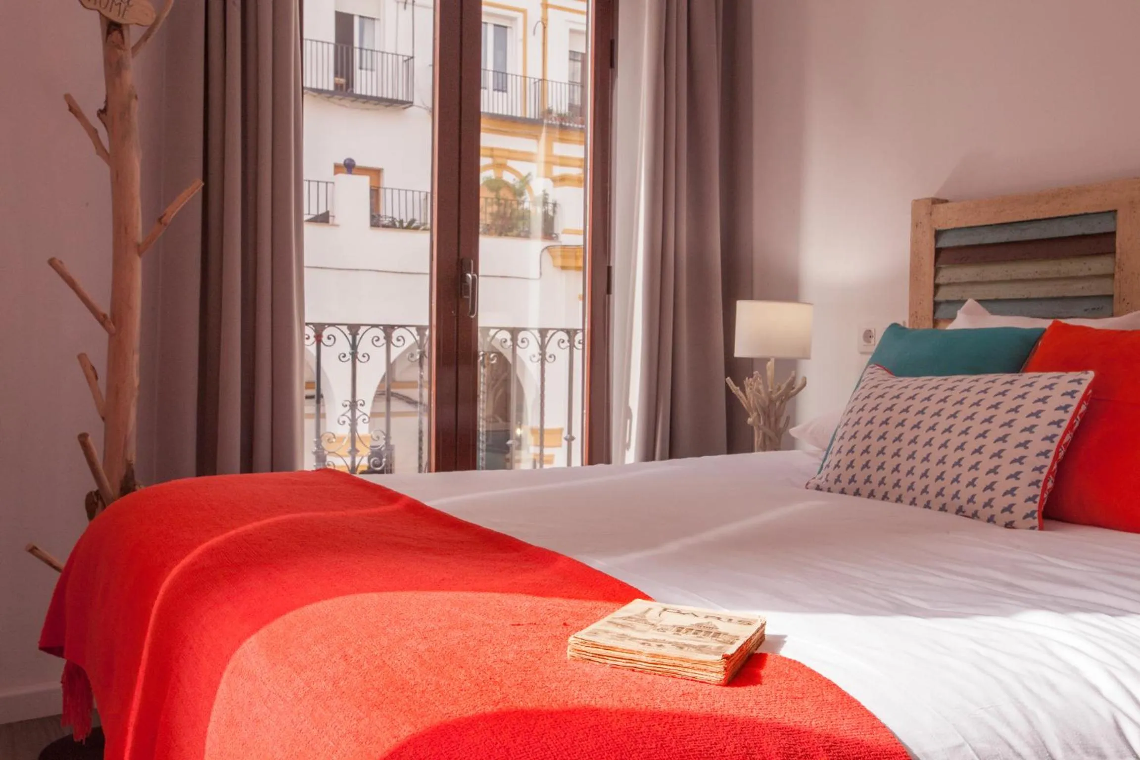 Decorative detail, Bed in Lukanda Arenal