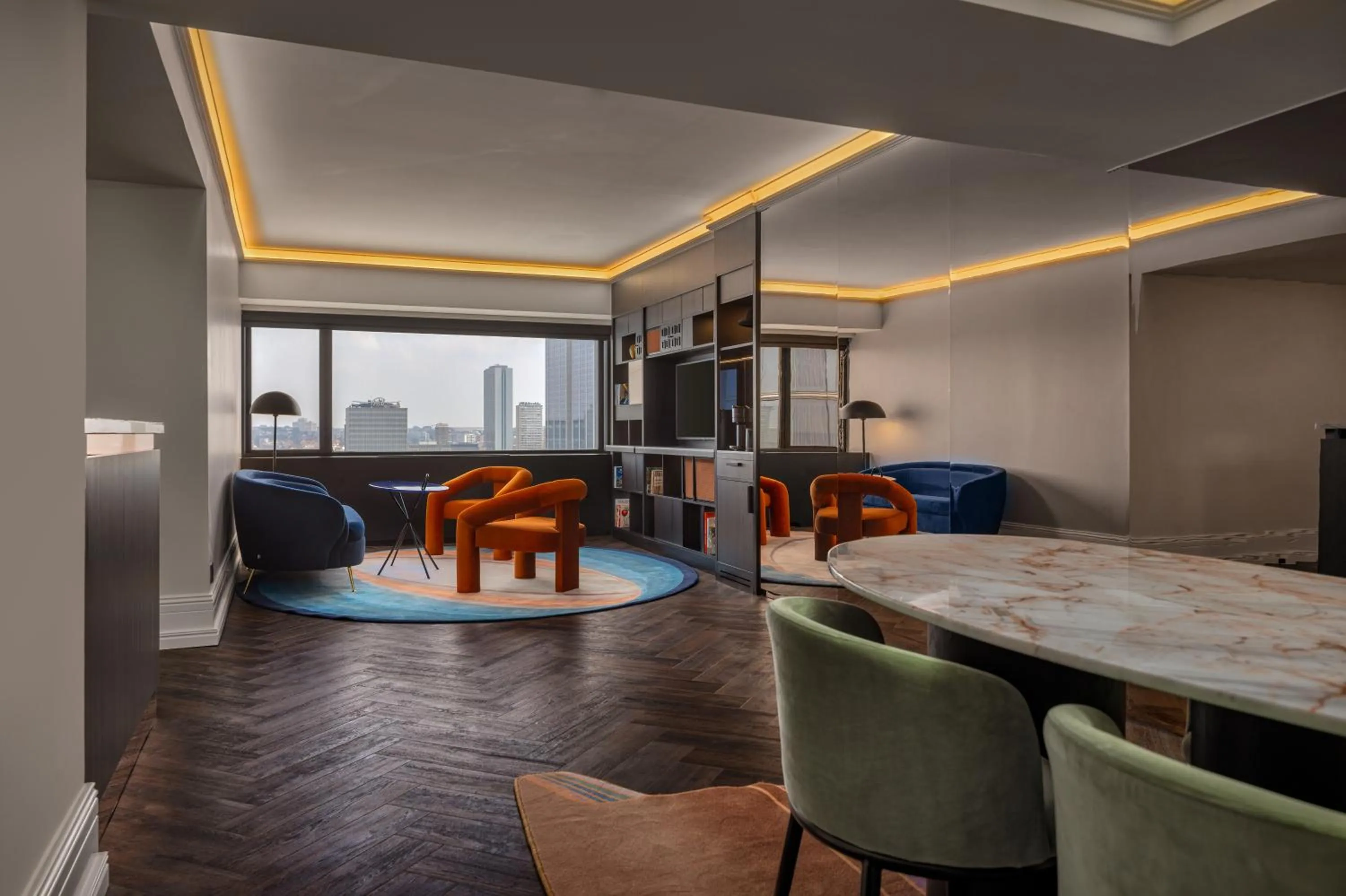 TV and multimedia in Cardo Brussels, Autograph Collection