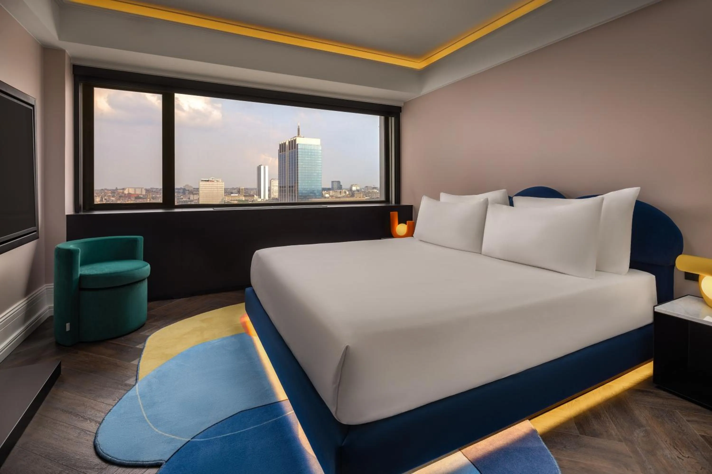 SKY FAB Suite, 1 Bedroom Suite, 1 King, Sofa bed, City view in Cardo Brussels, Autograph Collection