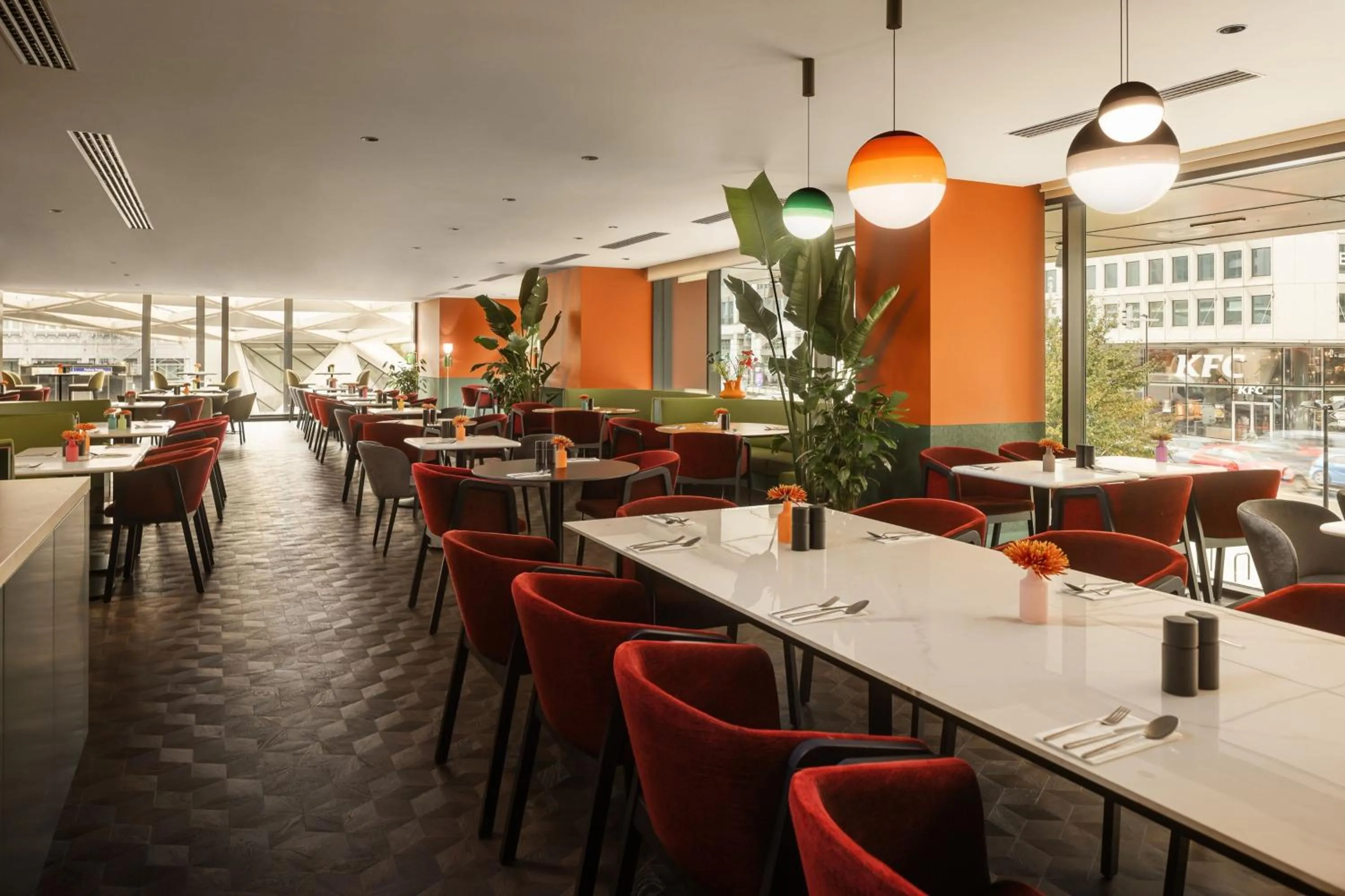 Lounge or bar in Cardo Brussels, Autograph Collection