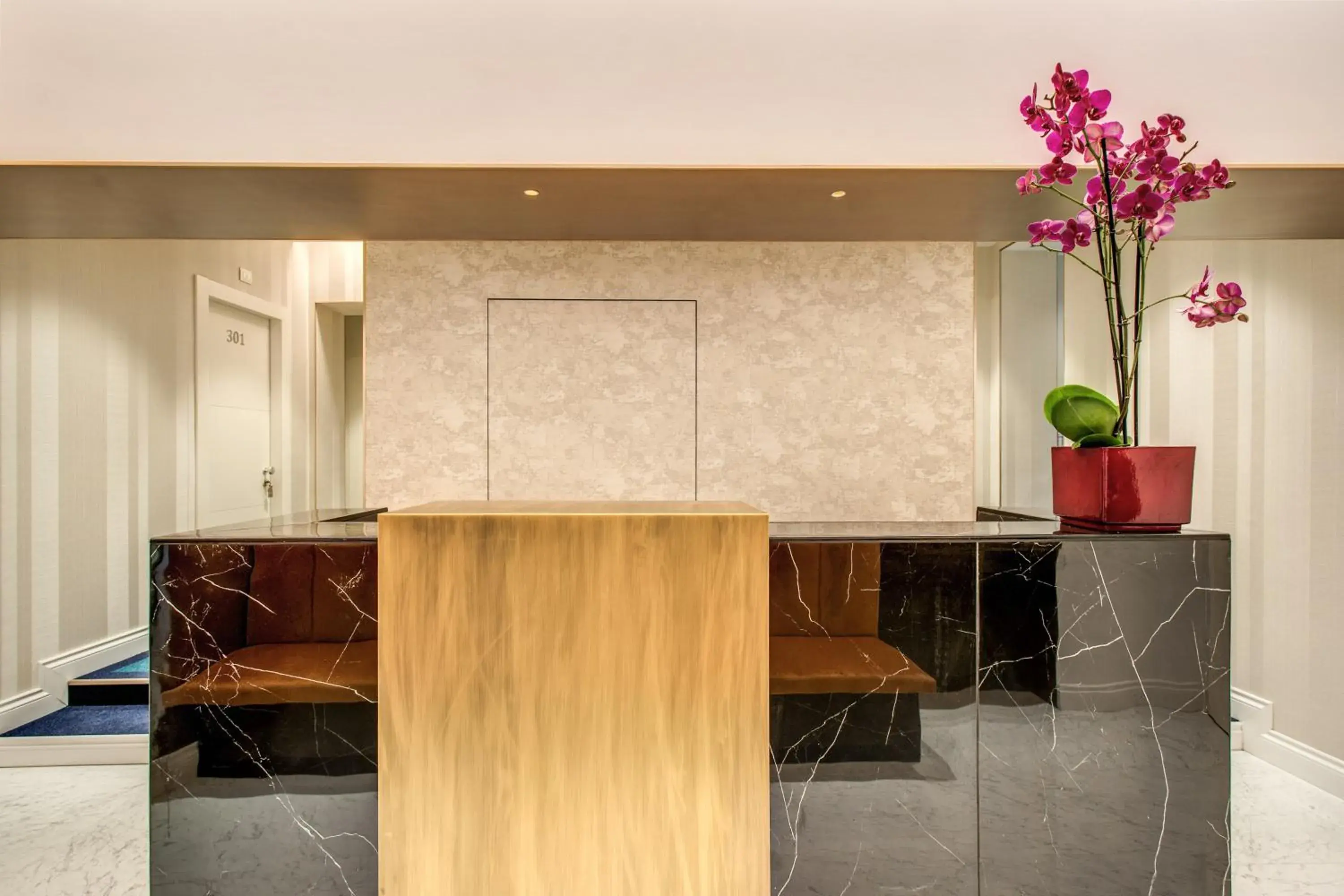 Lobby or reception in Babuino Palace&Suites Lobby or reception in Babuino Palace&Suites