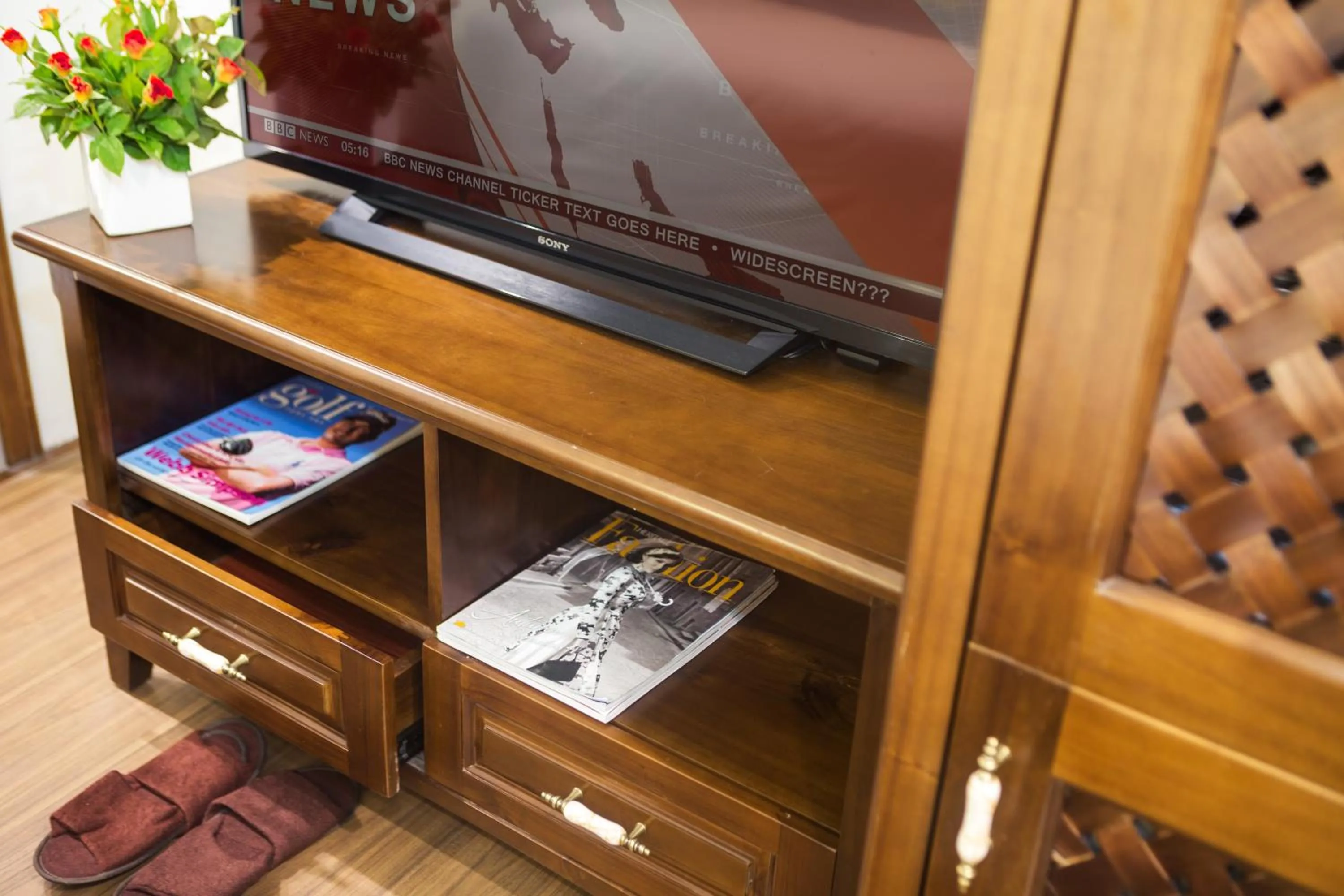 TV and multimedia in Maro Hotel