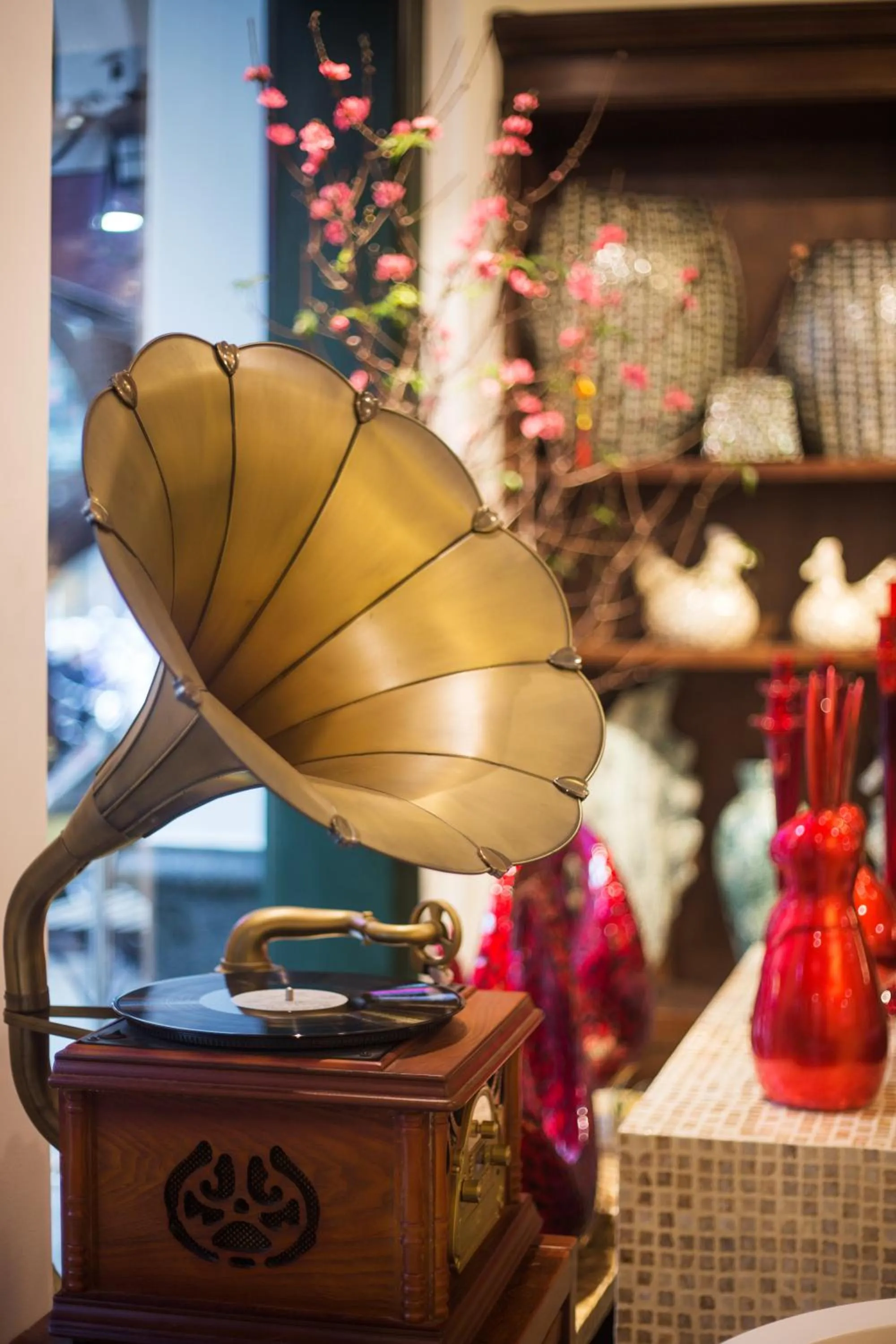 On-site shops in Maro Hotel