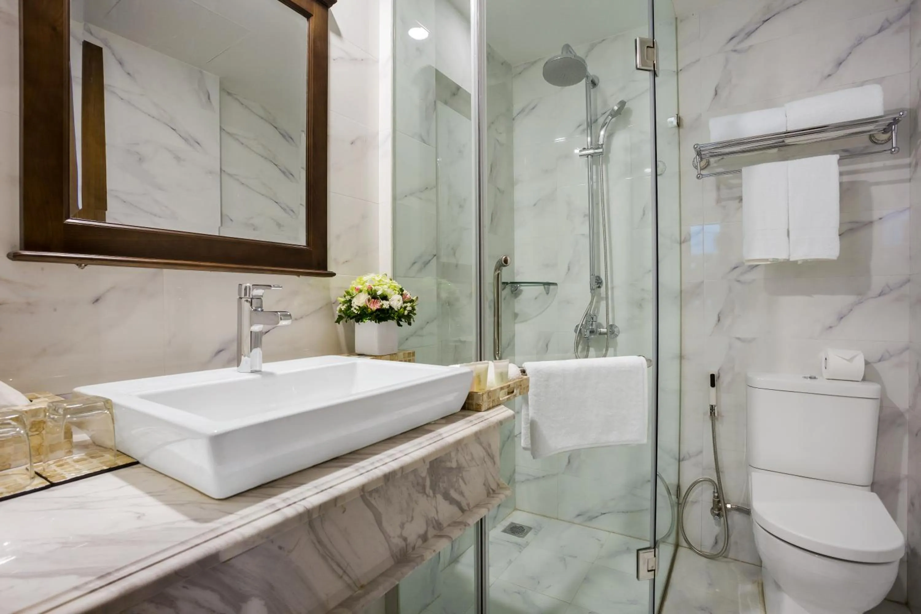 Bathroom in Maro Hotel