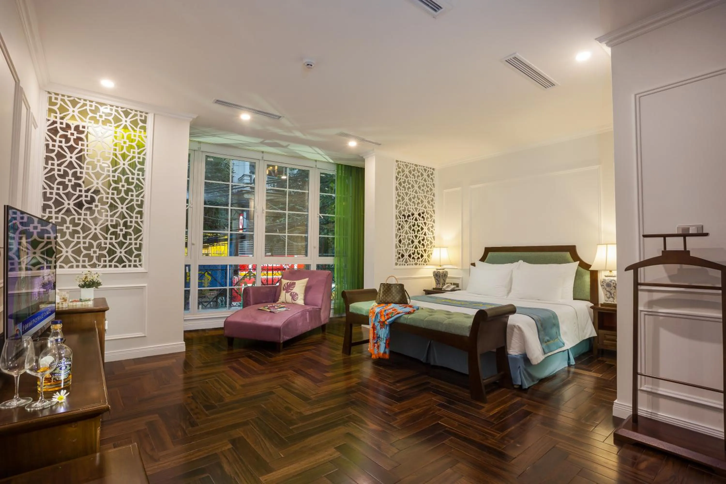 Bedroom, Bed in Maro Hotel