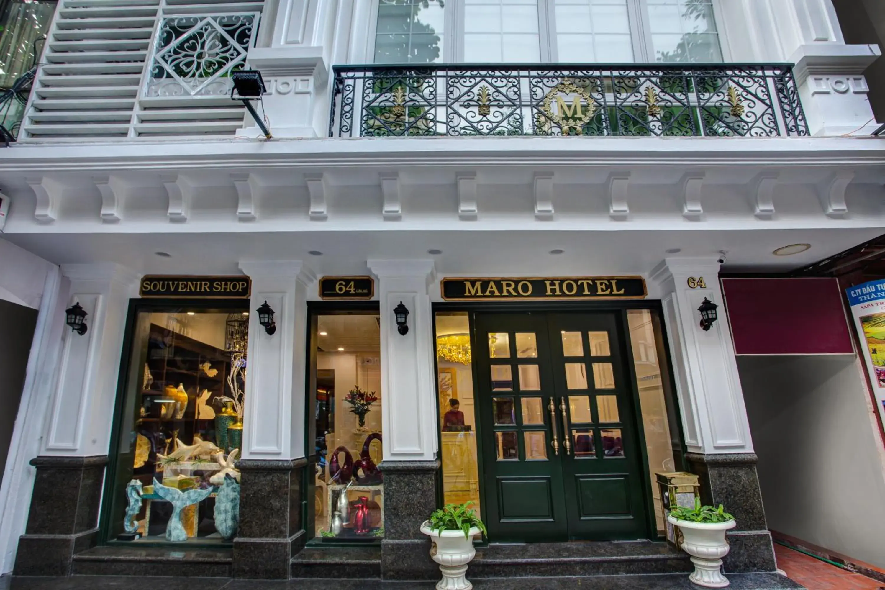 Property building in Maro Hotel Property building in Maro Hotel