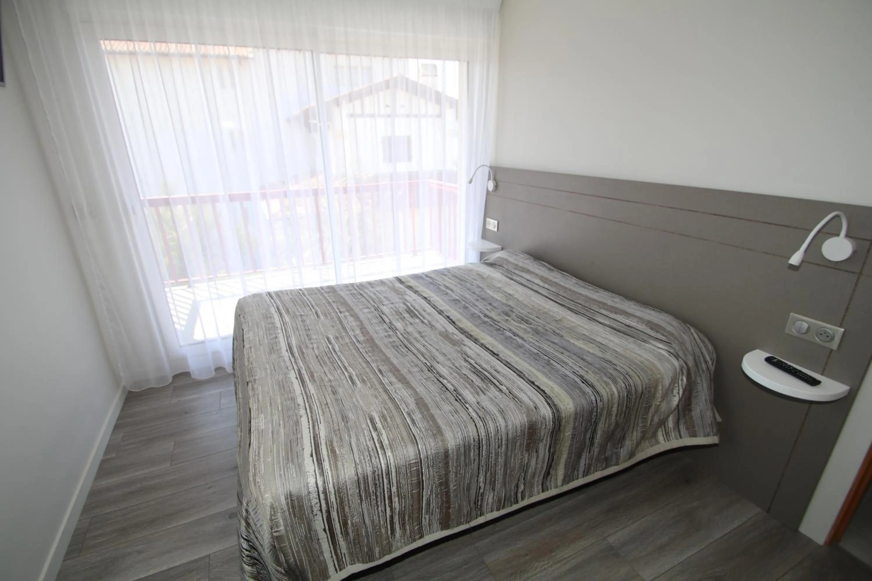 Bed in Hôtel Valencia