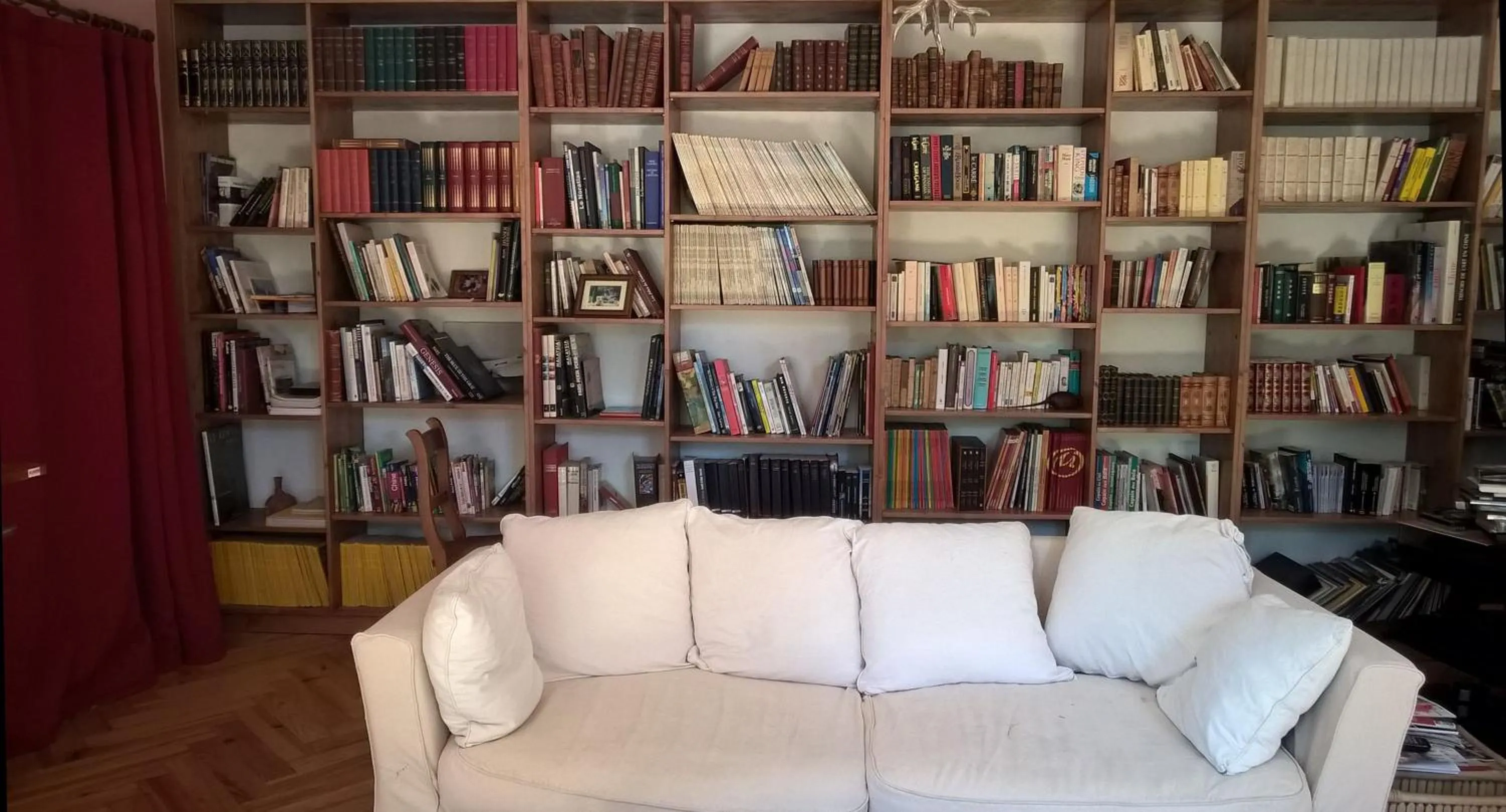 Library in La Ferme du Ciel