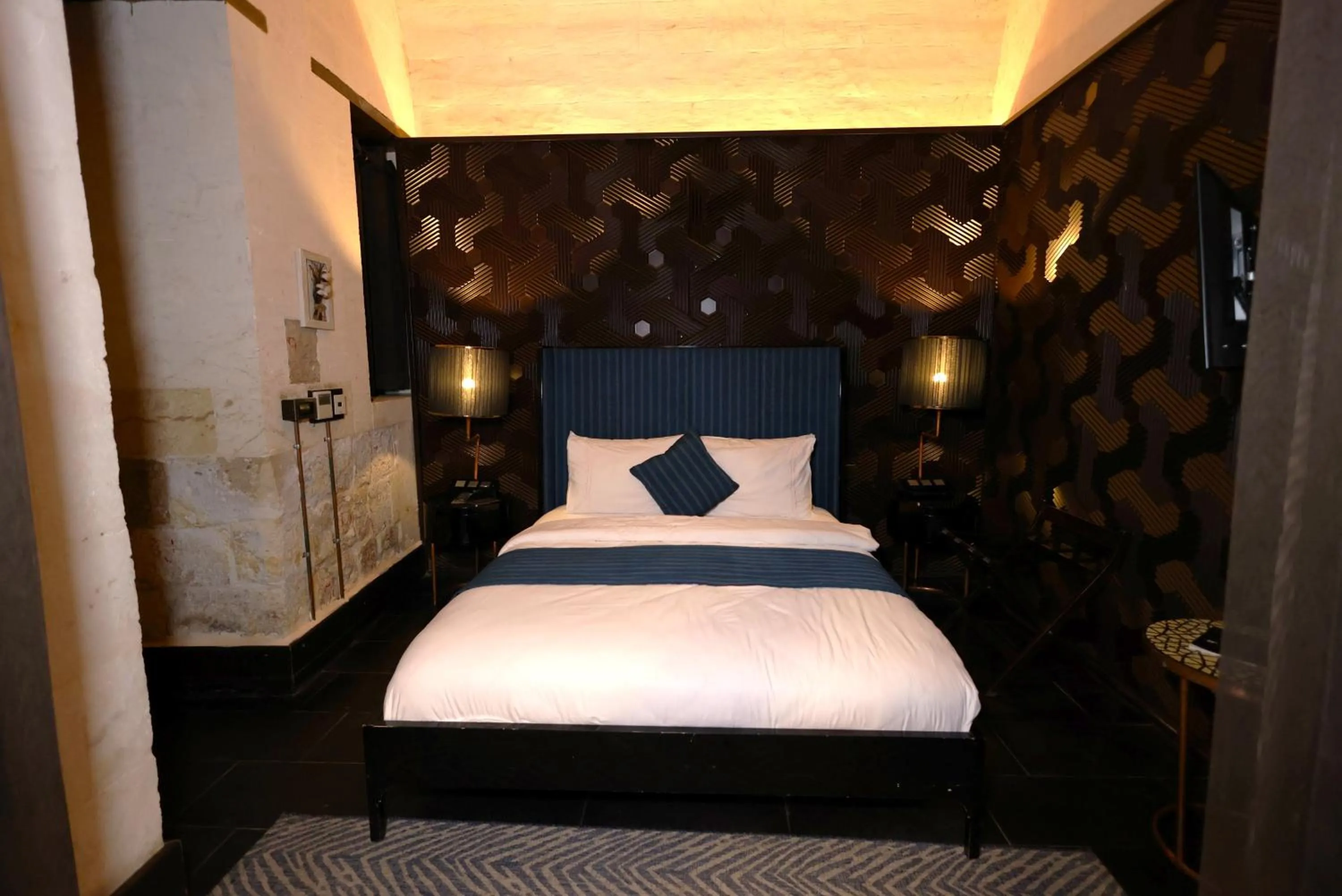 Bed in HSVHN Hotel Hışvahan