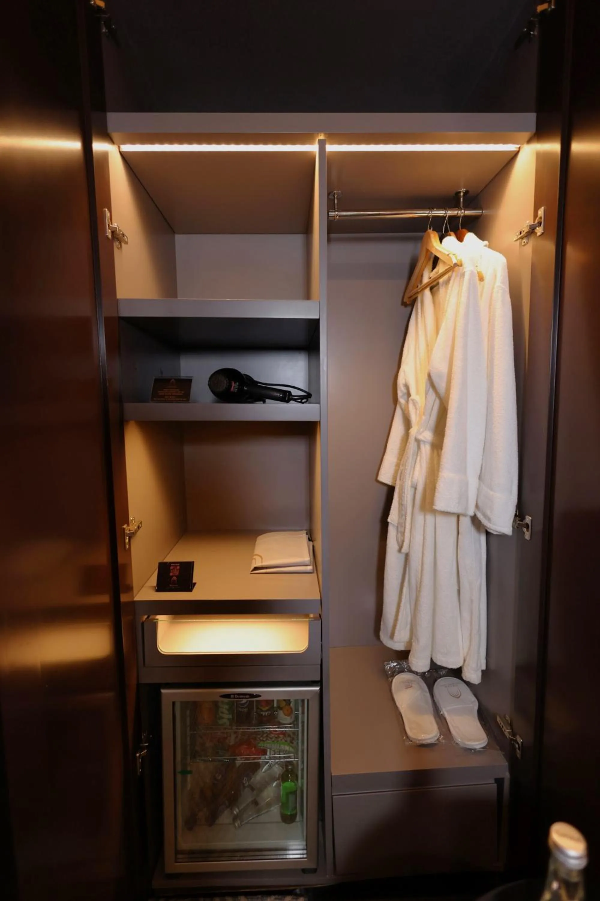 hair dryier in HSVHN Hotel Hışvahan