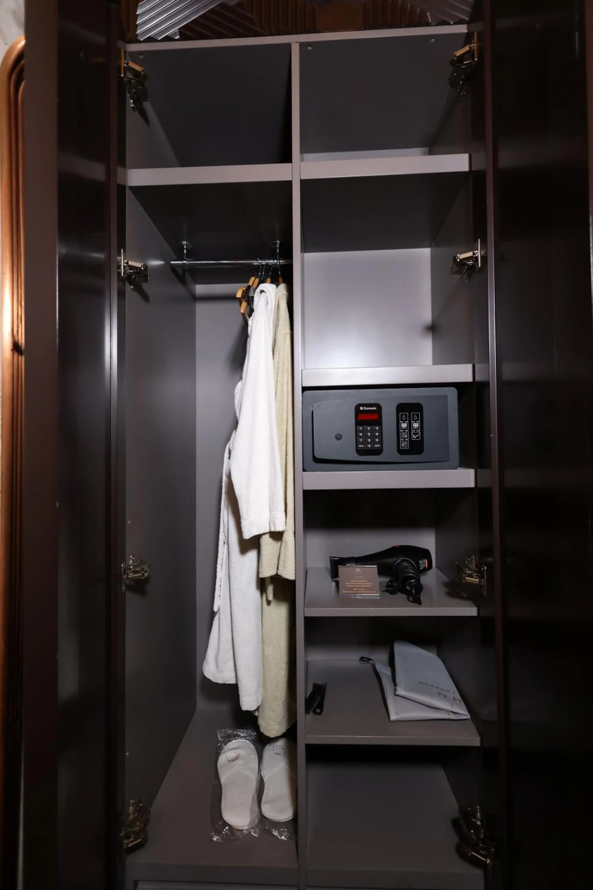 safe in HSVHN Hotel Hışvahan