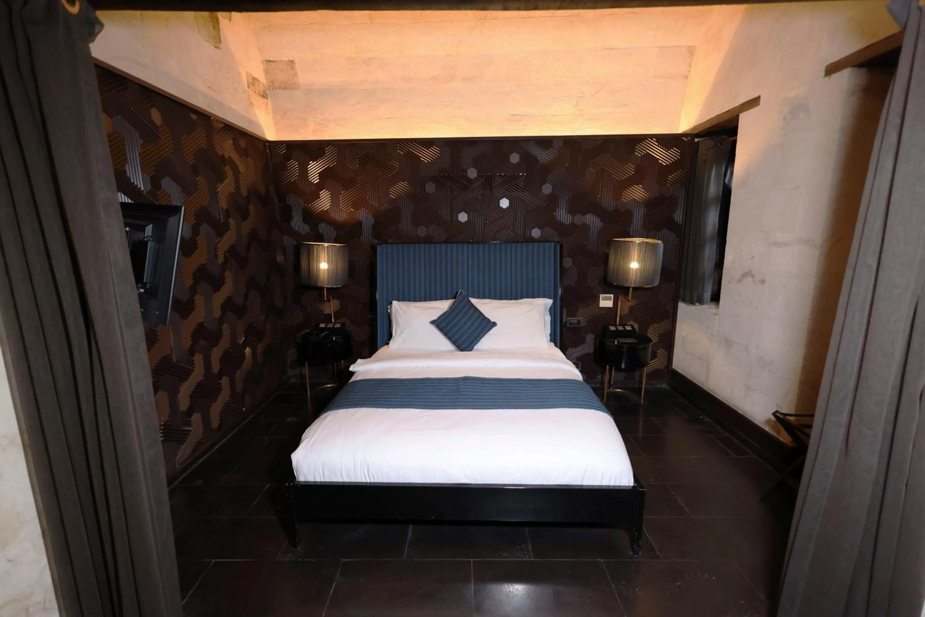 Bed in HSVHN Hotel Hışvahan