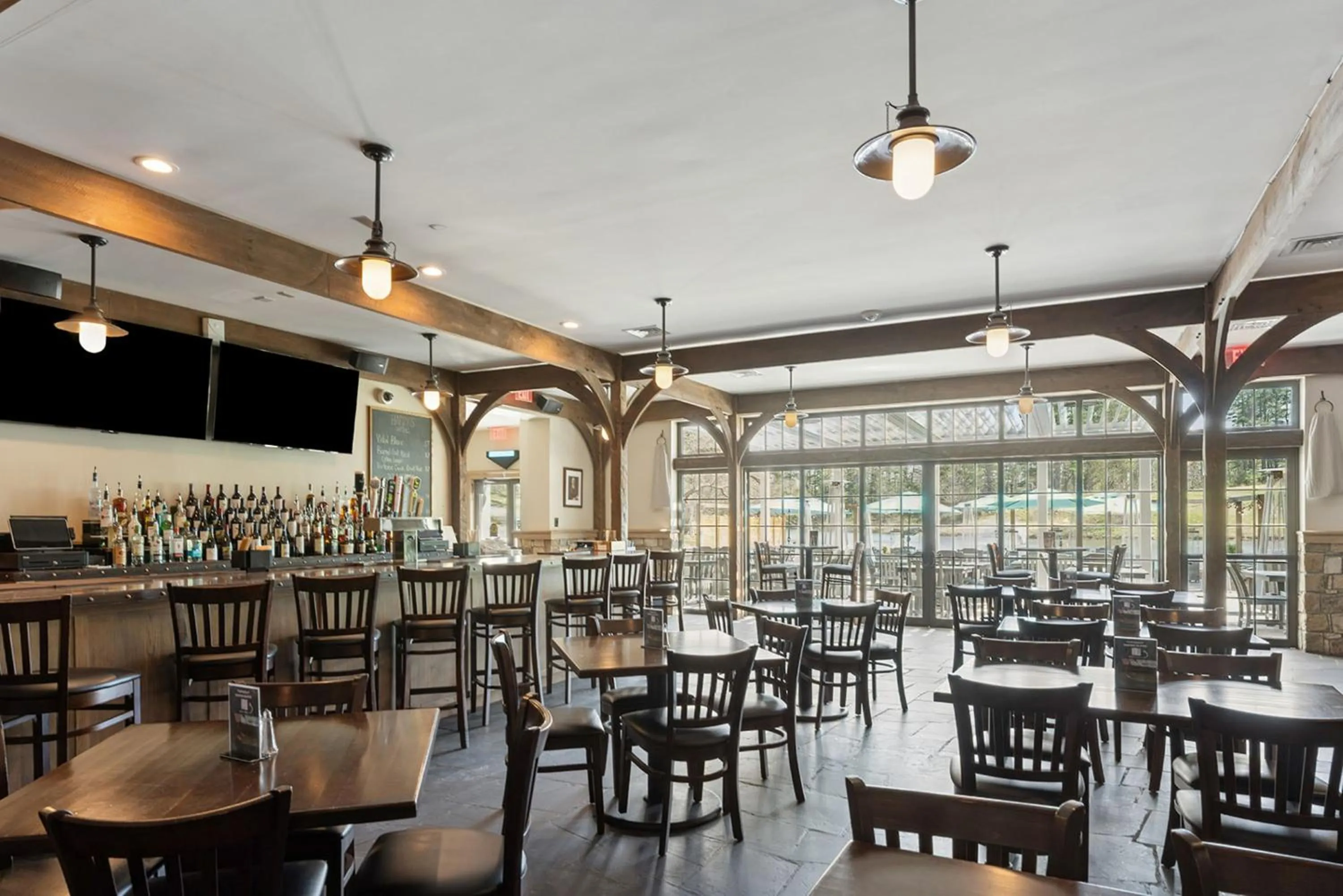 Lounge or bar in Airlie