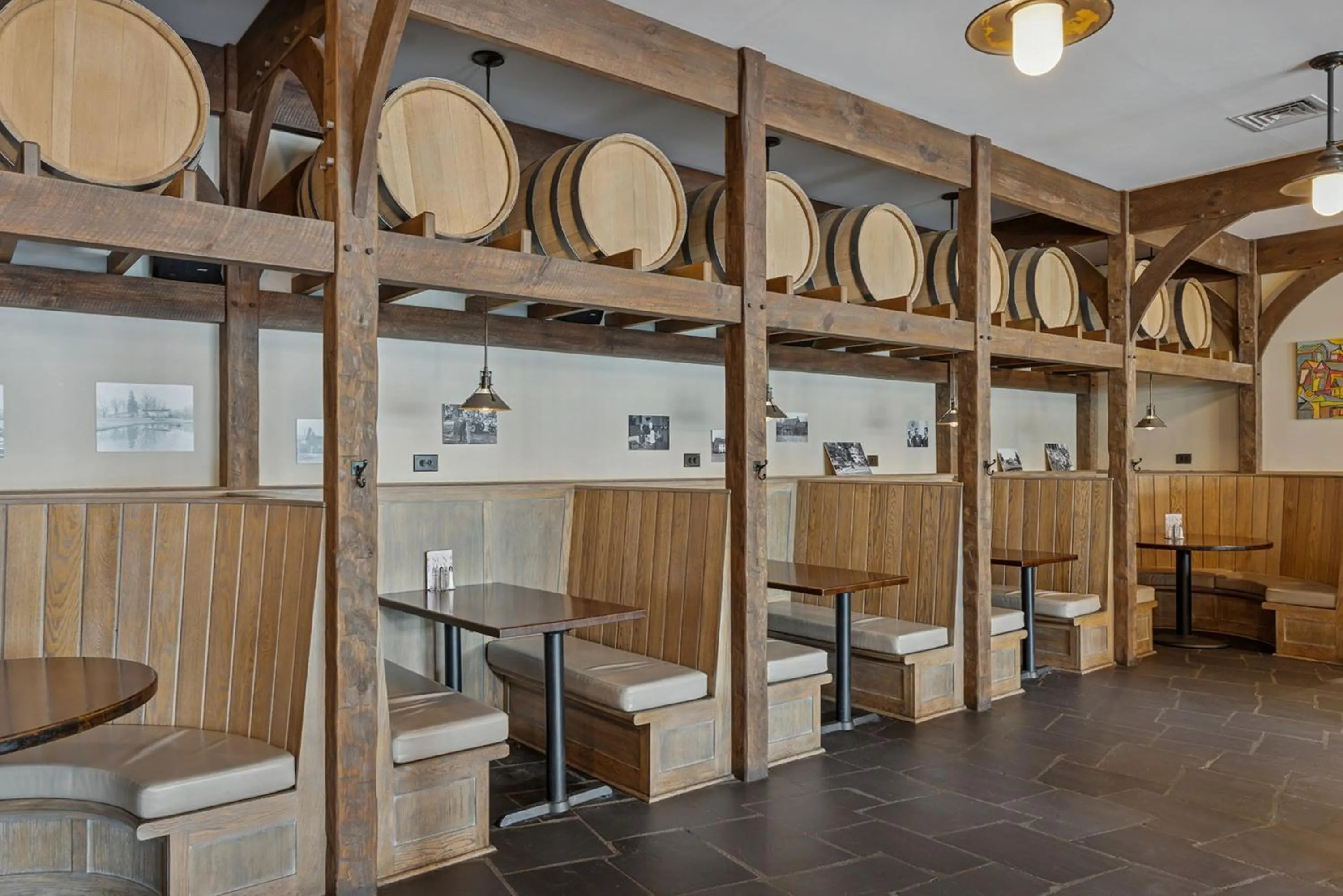 Restaurant/places to eat in Airlie