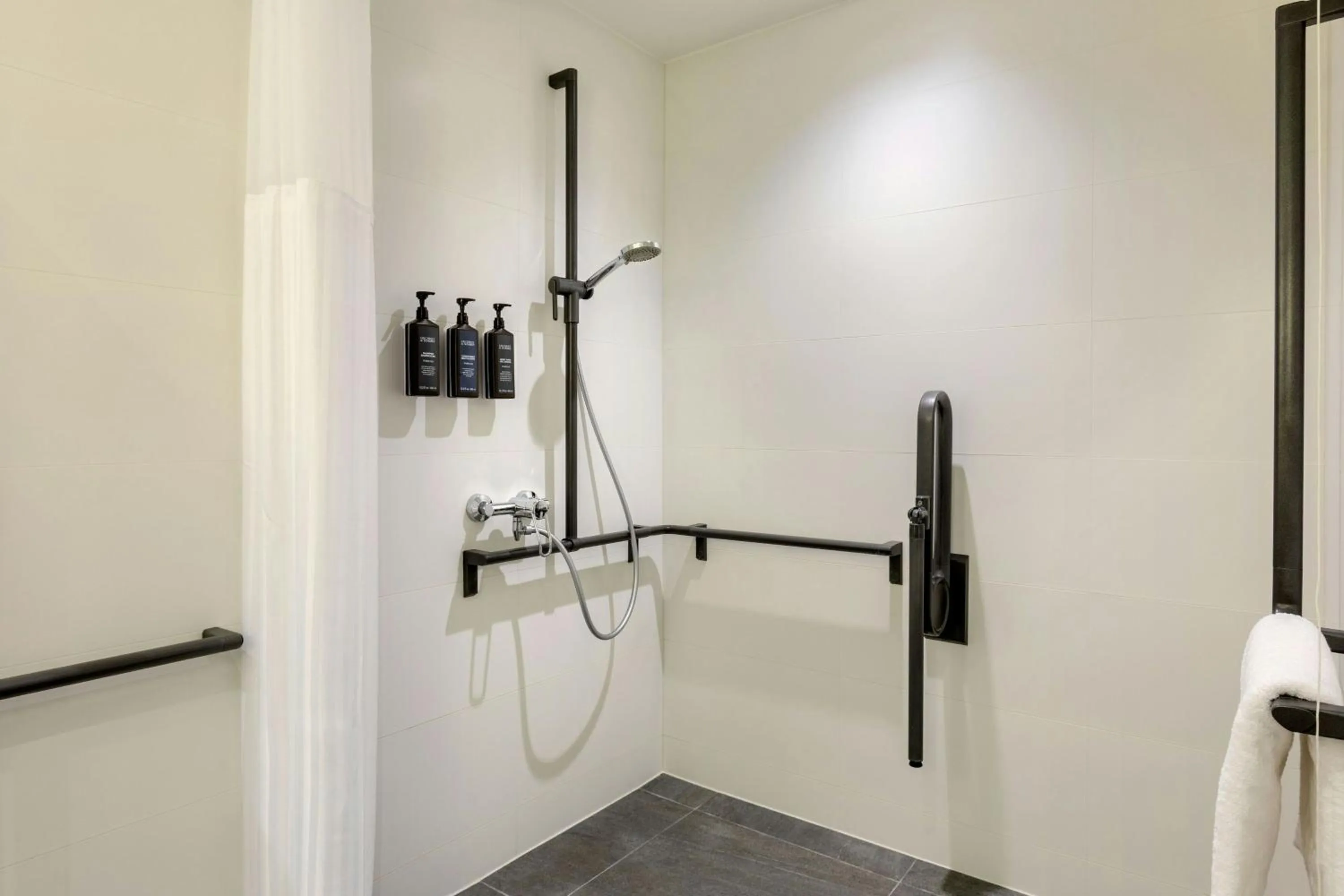 Bathroom in Sheraton Brussels Airport Hotel