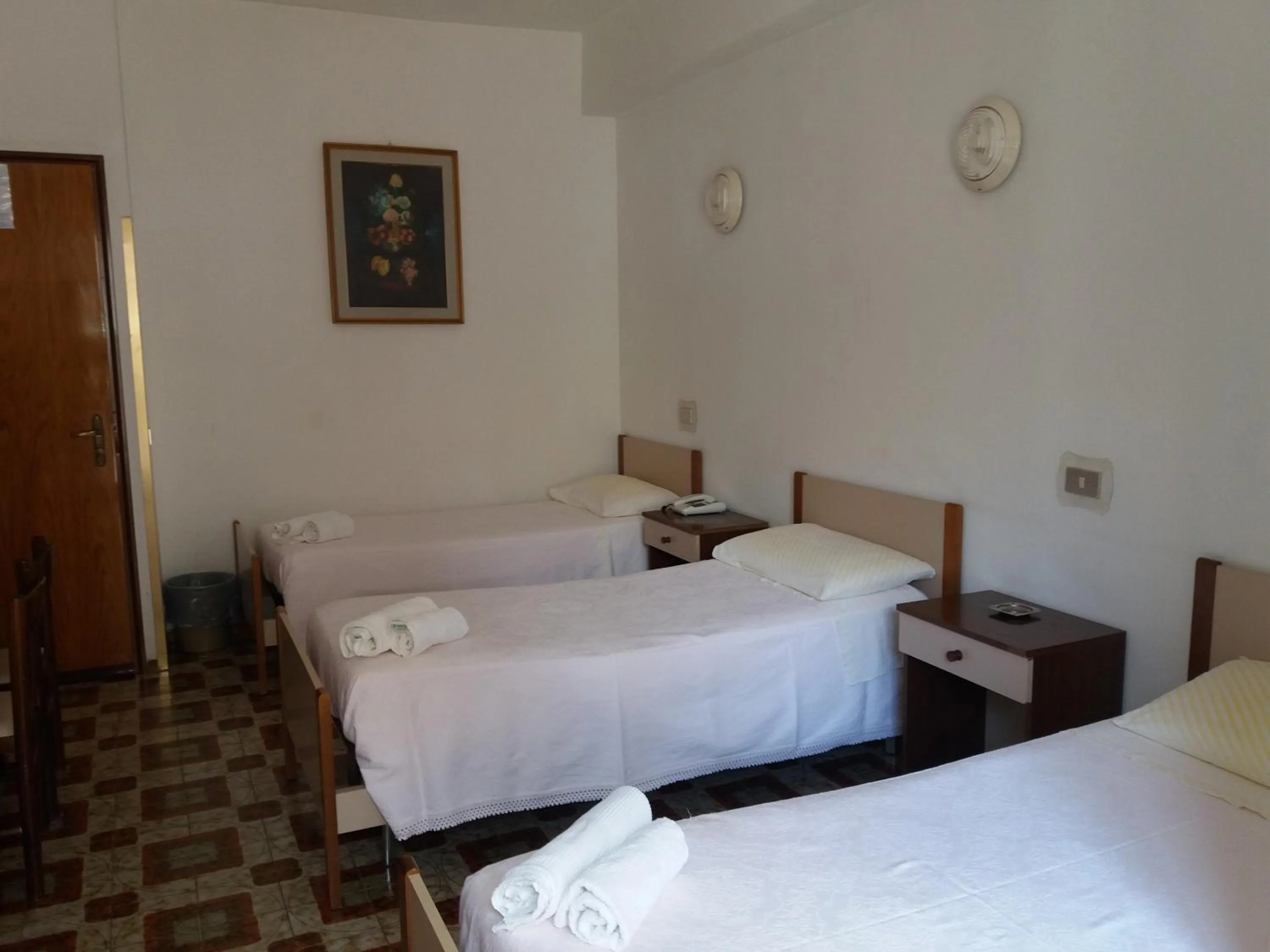 Bed in Albergo Europa