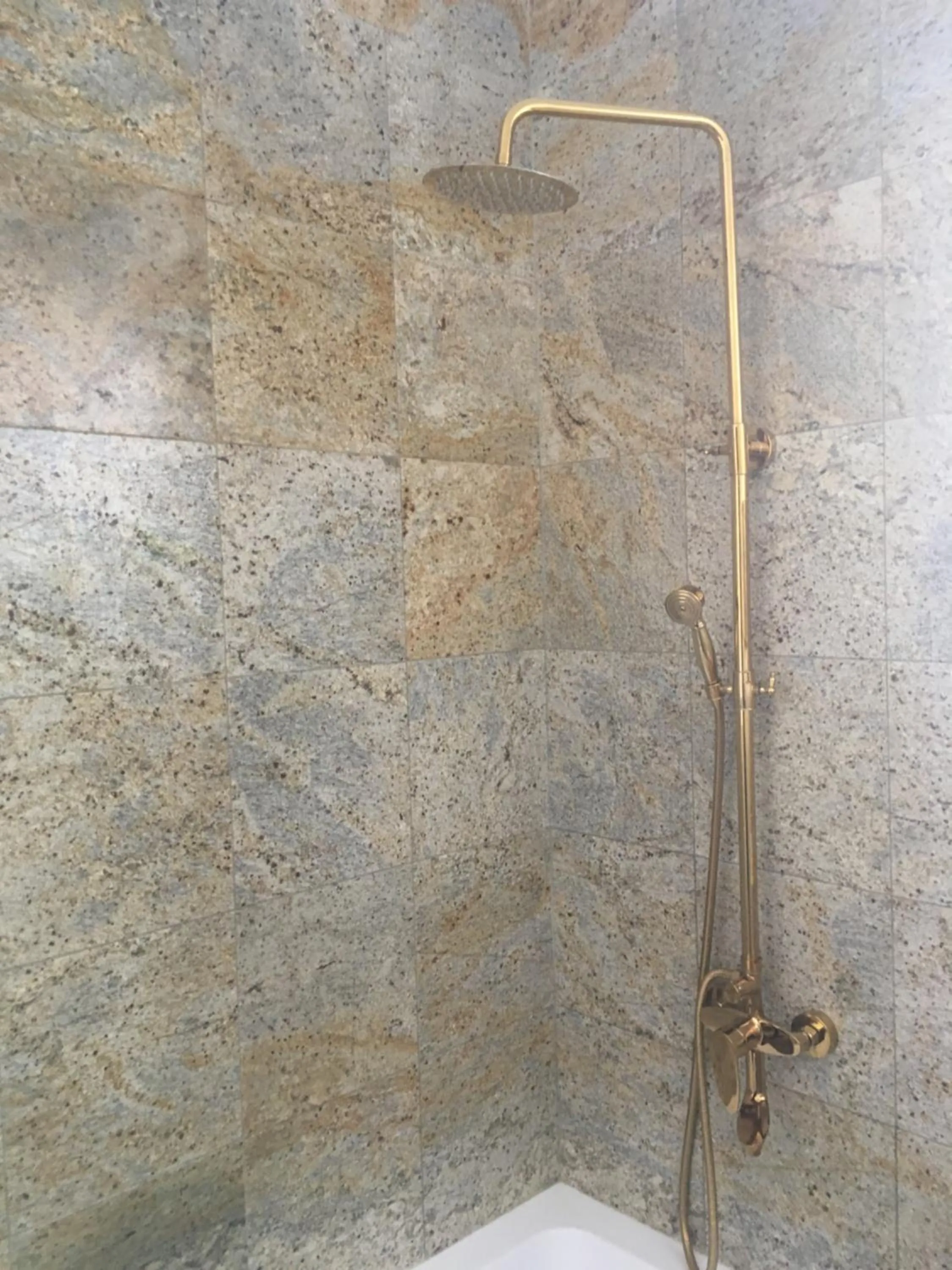 Bathroom in 4th Floor Bed and Breakfast