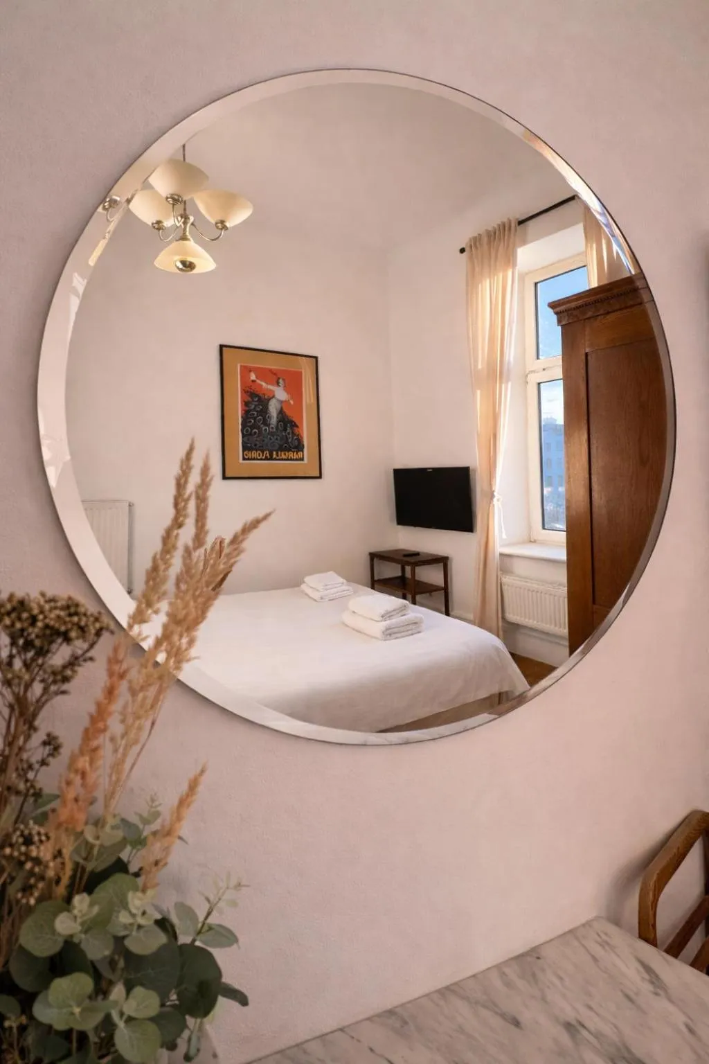 Photo of the whole room, Bed in 4th Floor Bed and Breakfast