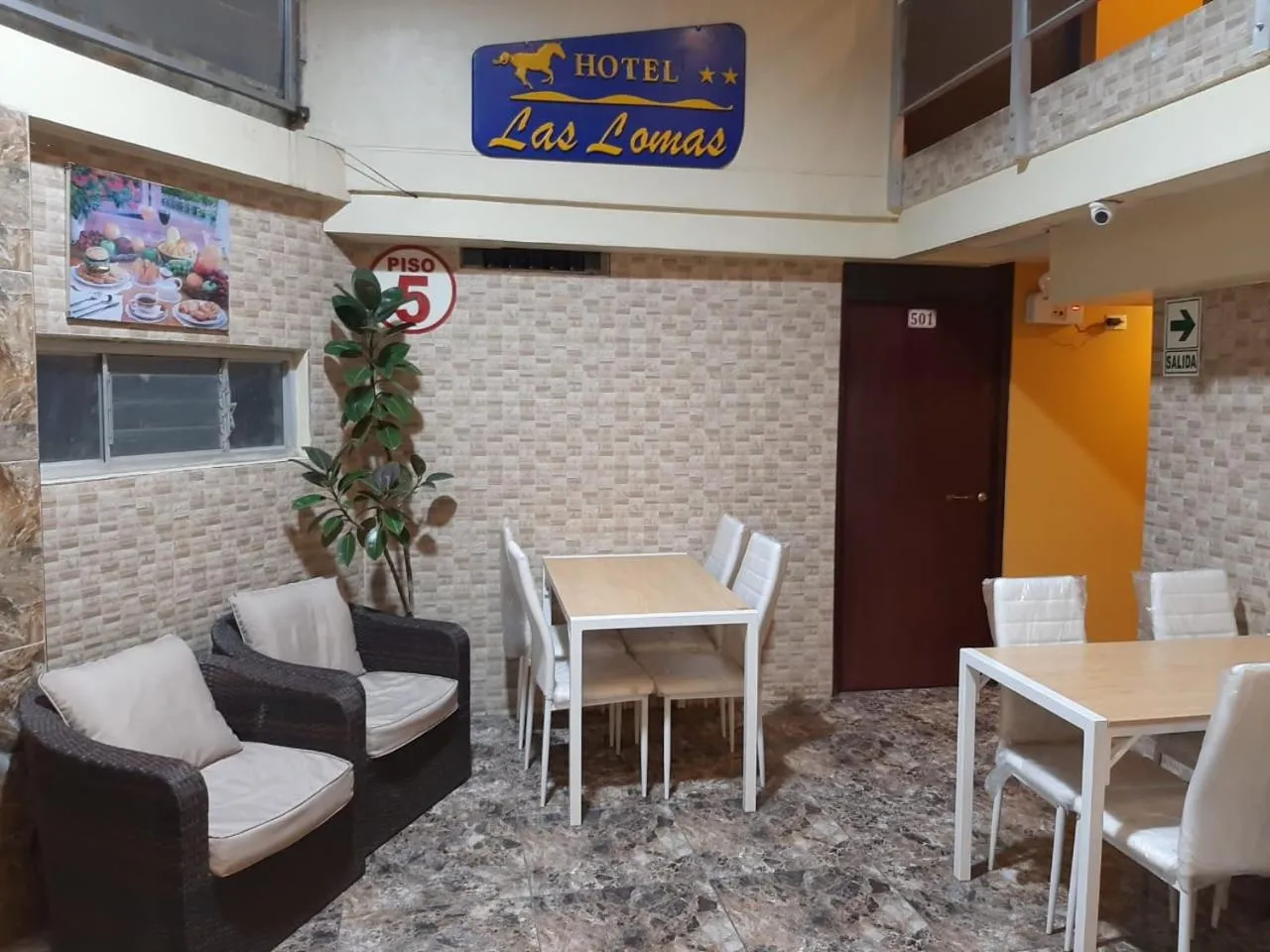 Restaurant/places to eat in Hotel Las Lomas