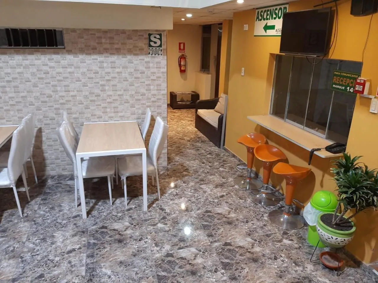 Restaurant/places to eat in Hotel Las Lomas