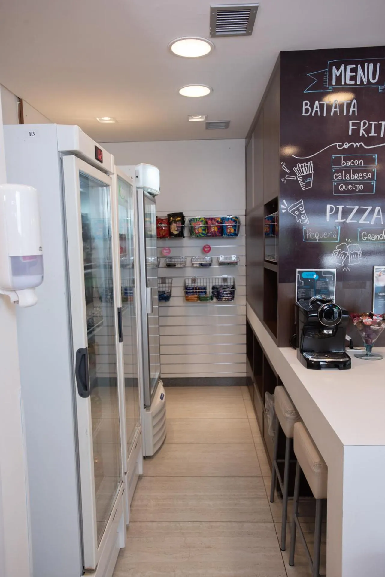 Restaurant/places to eat in Golden Tower Aeroporto - Lizz - by Fênix Hotéis