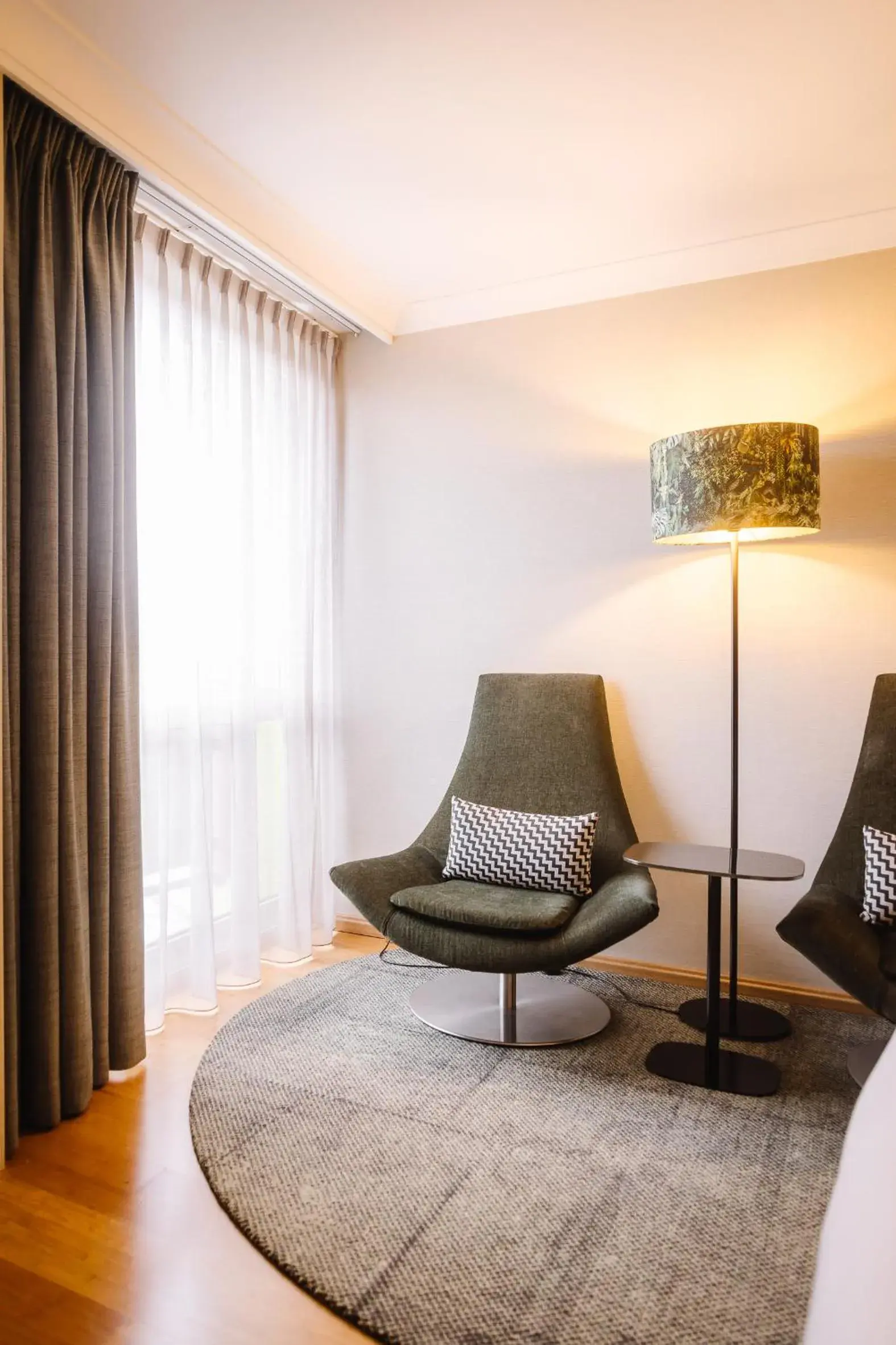 Bedroom in Holiday Inn Hotel Brussels Airport by IHG Bedroom in Holiday Inn Hotel Brussels Airport by IHG