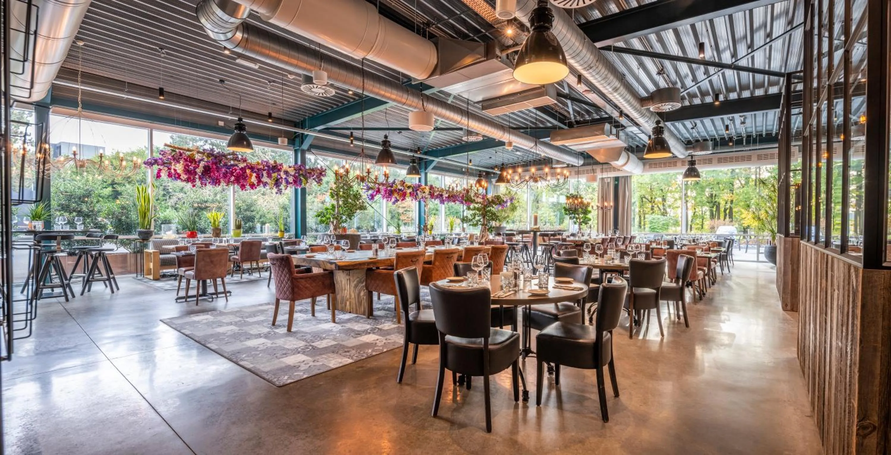 Restaurant/places to eat in Holiday Inn Hotel Brussels Airport by IHG